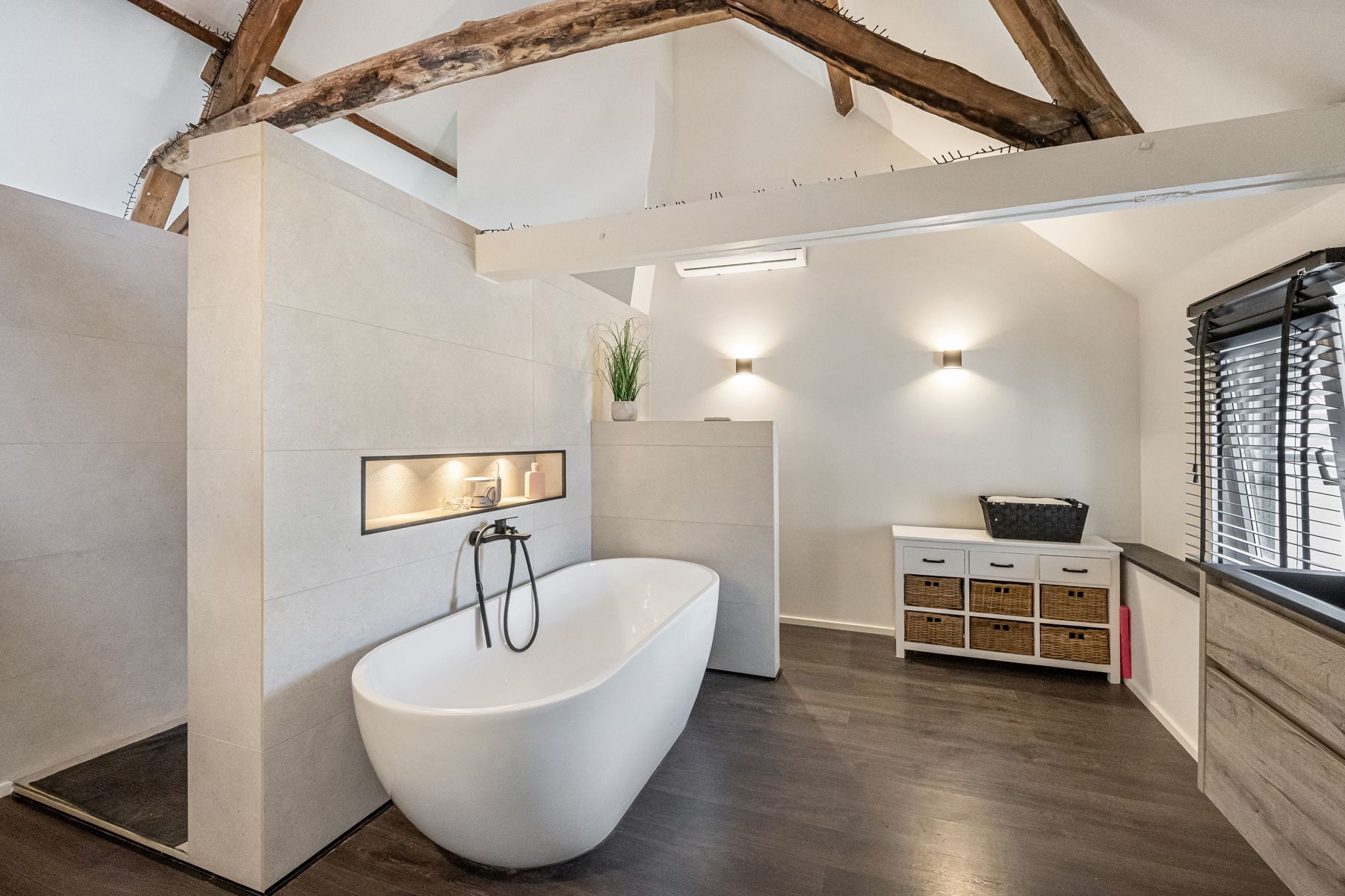 Charmante woning in het hart van Nederhasselt foto 4