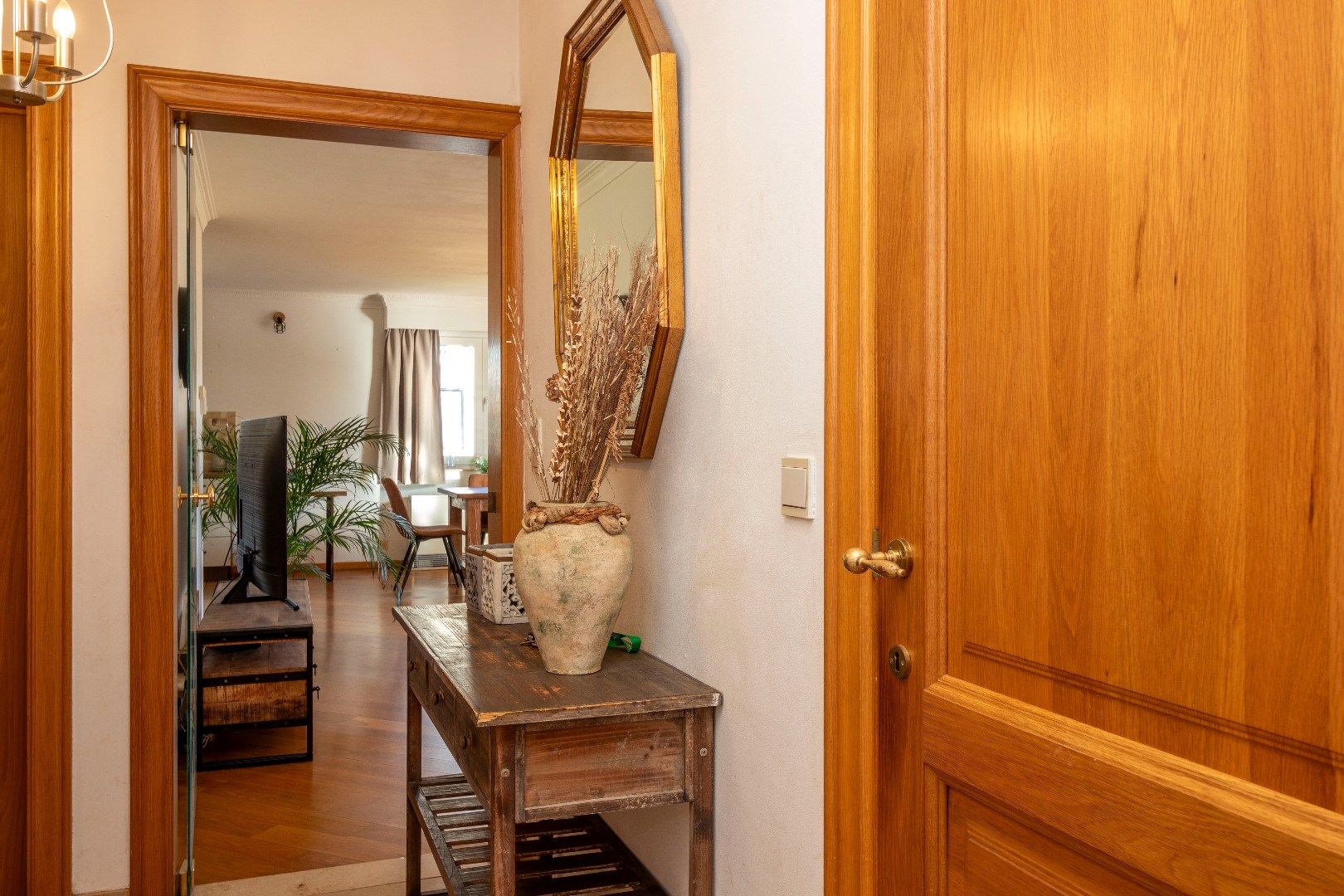 Appartement met 2 slaapkamers, terras en garage foto 2