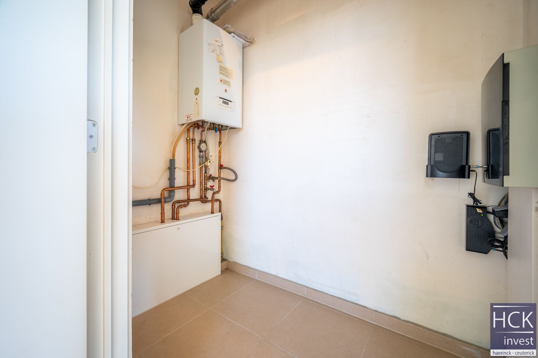 KRUISHOUTEM -  Instapklaar 1-SLPK. appartement met terras én carport foto 9