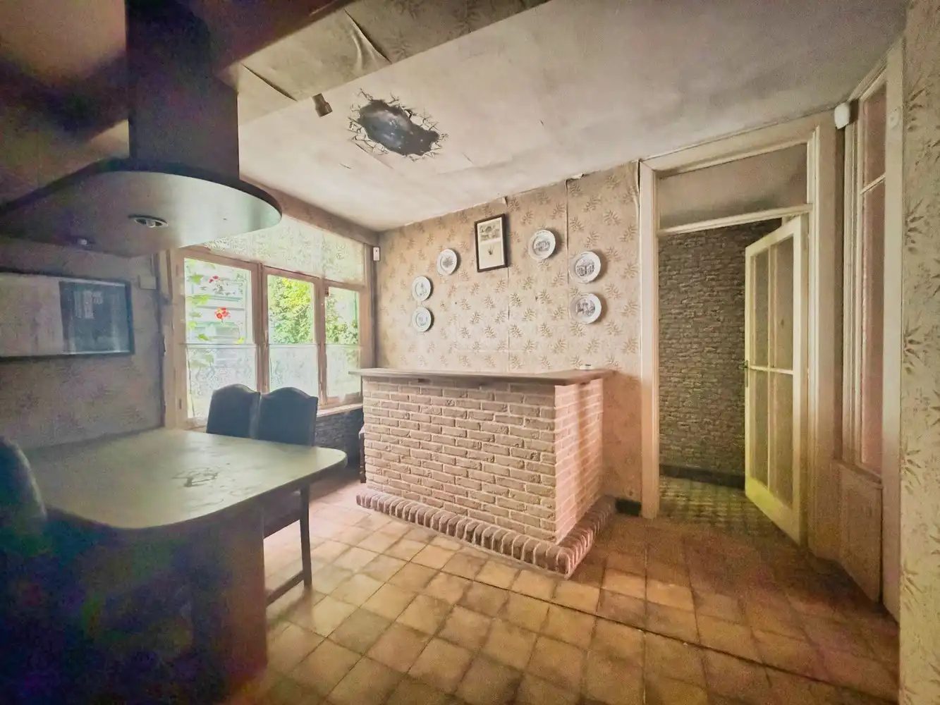 Uniek pand voor grondige renovatie in hartje Torhout foto 6