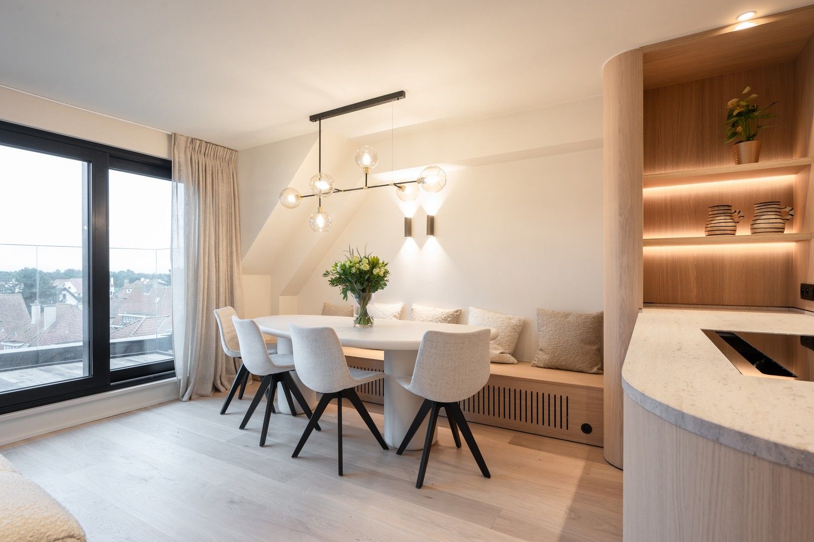 Prachtig gerenoveerd penthouse appartement heel goed gelegen vlakbij de zee en de winkels. foto 8