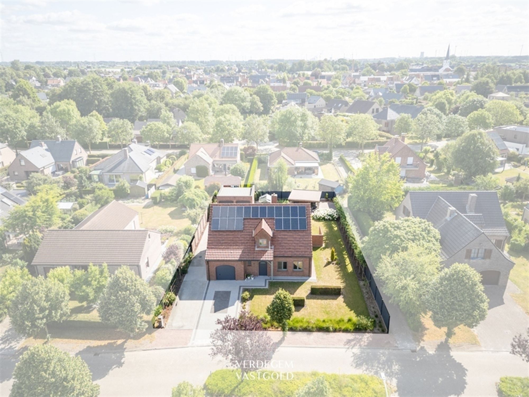 Prachtige villawoning in landelijke stijl met 3 slaapkamers, 3 garages en geniettuin foto 32