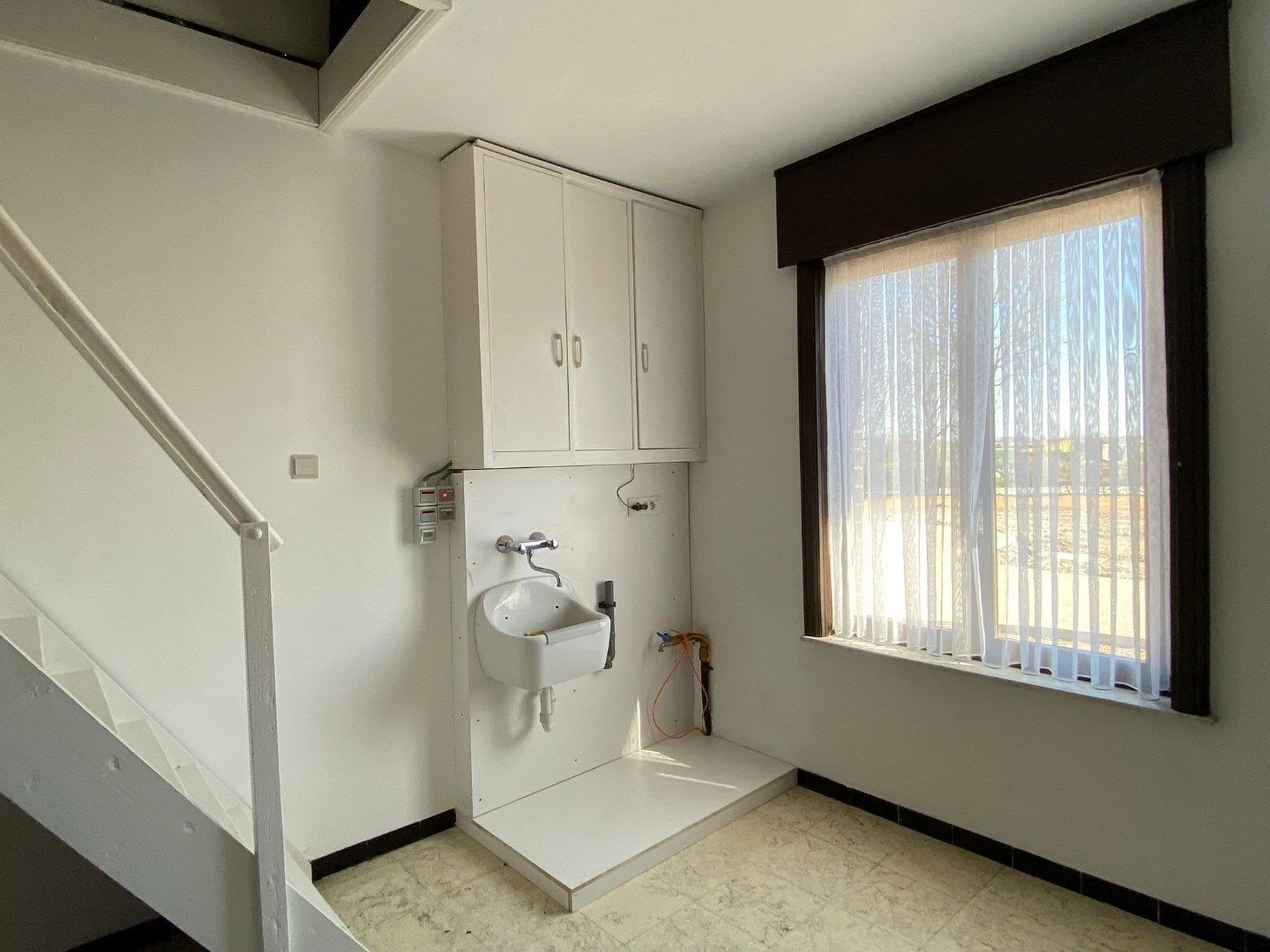 LANDELIJK GELEGEN ALLEENSTAANDE WONING MET 3 SLPKS | GROTE TUIN foto 7