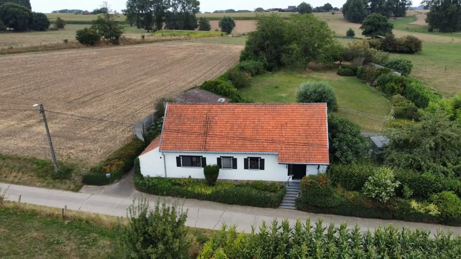Charmante woning in hoevestijl op een perceel van 32a75ca foto 2