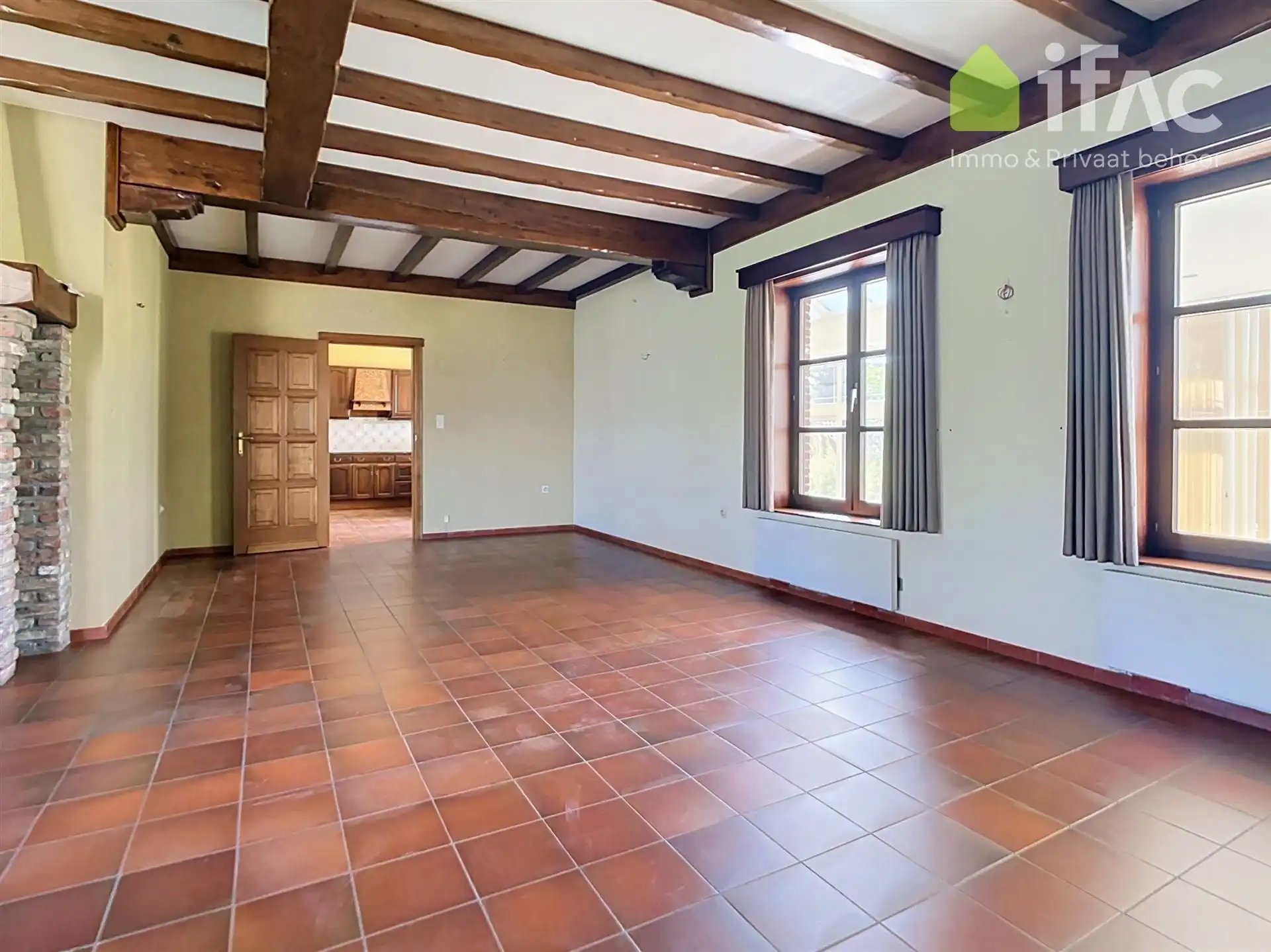 Heel ruime woning met 4 slpks, leefveranda, 54 zonnepanelen foto 11
