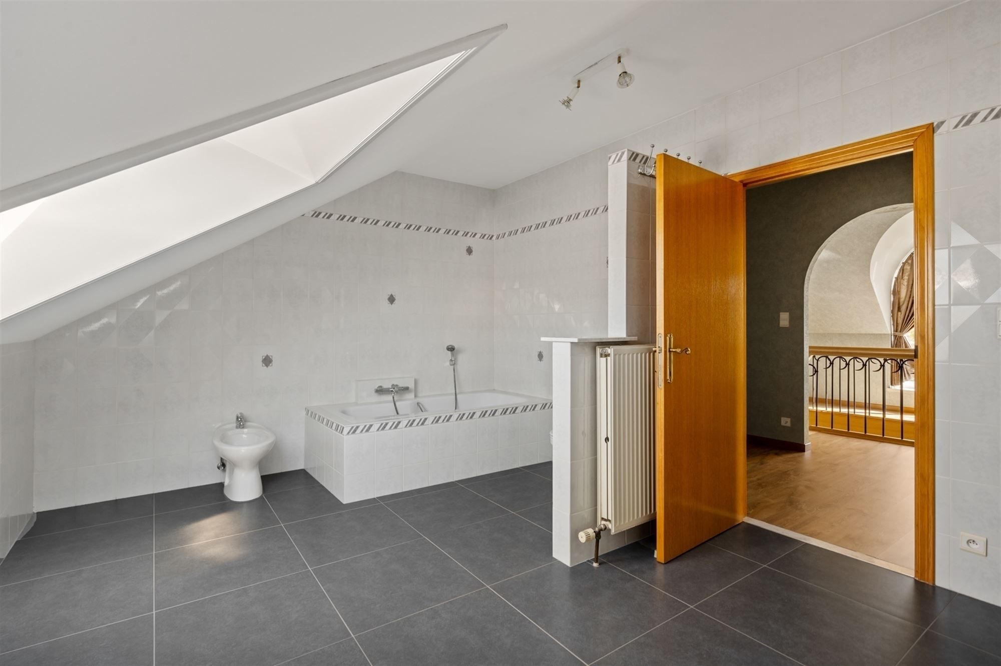 Standigvolle woning met bijgebouw te Putte foto 9