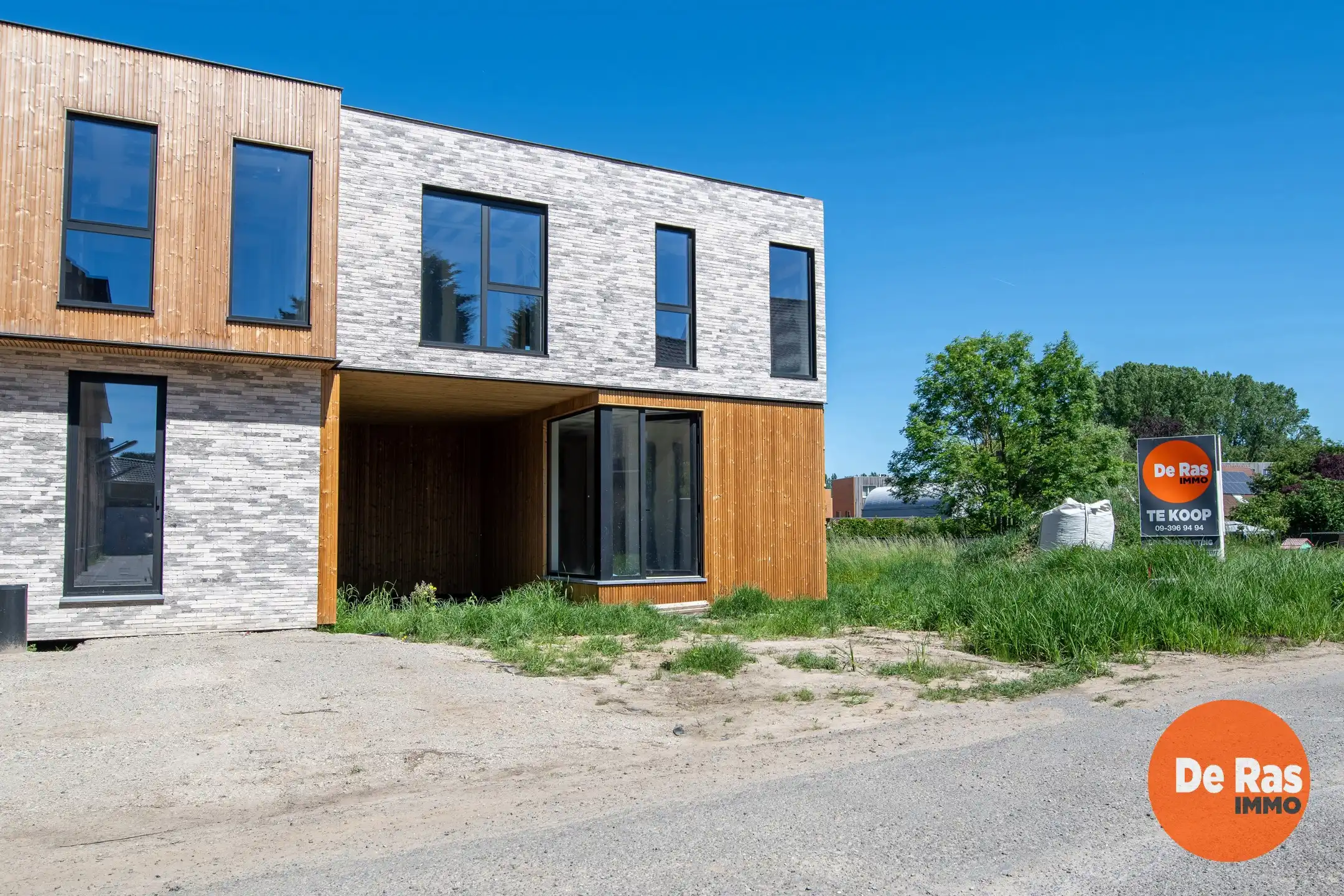EREMBODEGEM - Nieuwbouwwoning op rustige locatie lot 2 foto {{pictureIndex}}