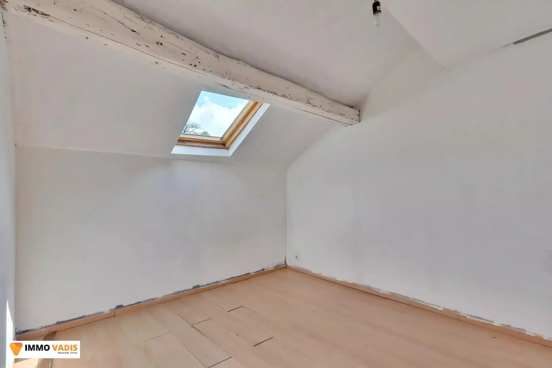 Authentiek herenhuis met karakter, klaar voor een stijlvolle renovatie. foto 15