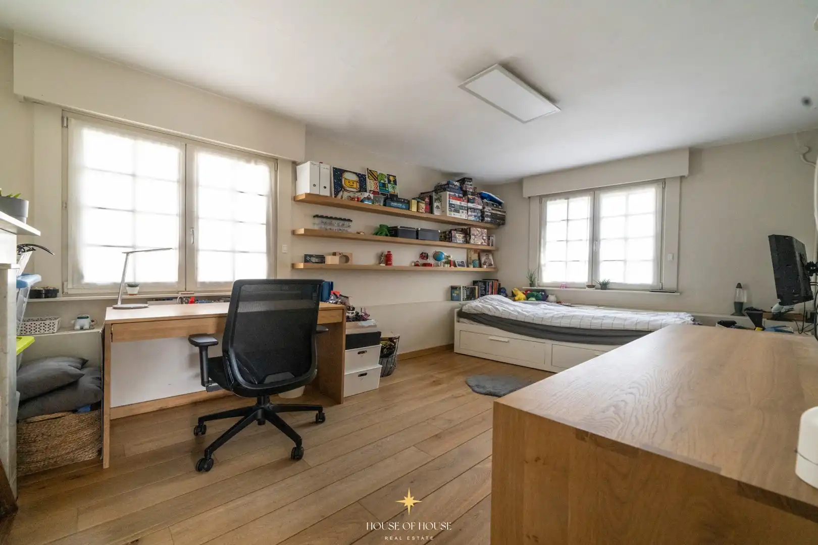 Charmante hoekwoning met praktijkruimte & dakterras in het hart van Brugge. foto 26