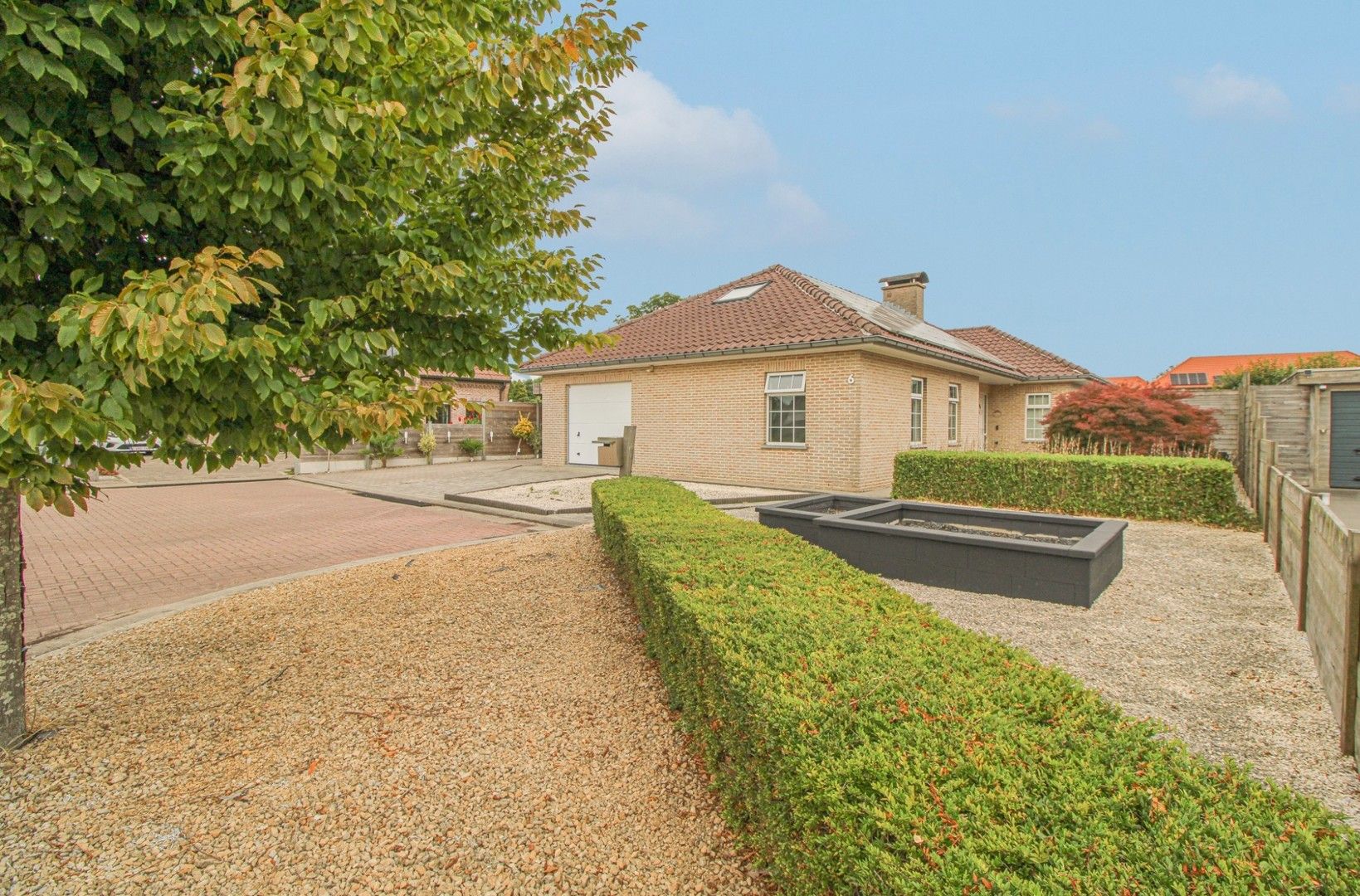 Vrijstaande, instapklare woning in een rustige woonwijk foto {{pictureIndex}}