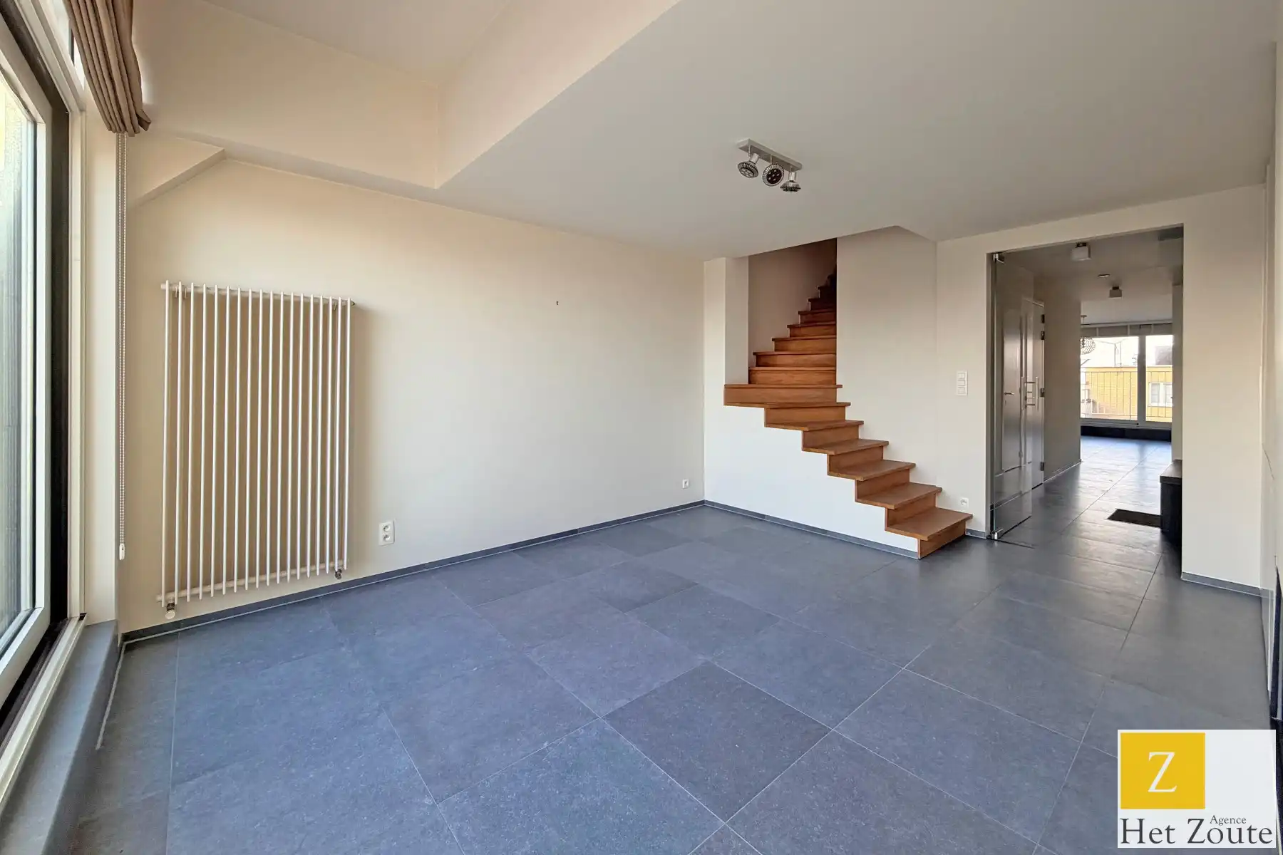 Instapklaar appartement met zijdelings zeezicht te Knokke foto 2