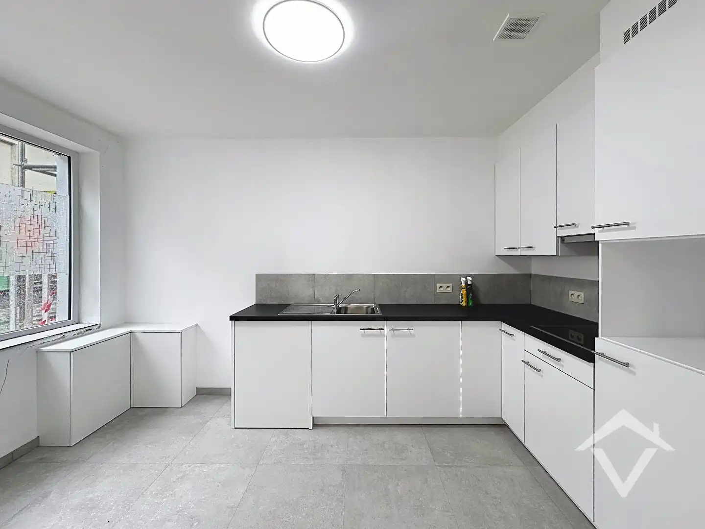 Volledig gerenoveerde woning met 3 slaapkamers en garage te Koekelare foto 5