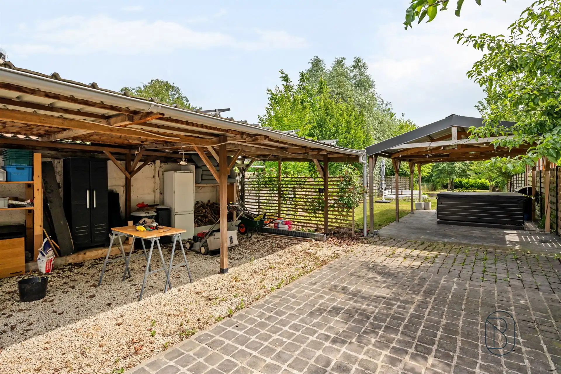 Knap gerenoveerde woning met 3 à 4 slk, en zwemvijver foto 21