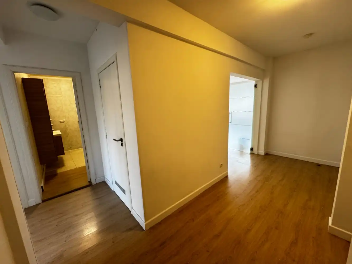 Te huur – Energiezuinig & ruim appartement in hartje Zutendaal foto 4