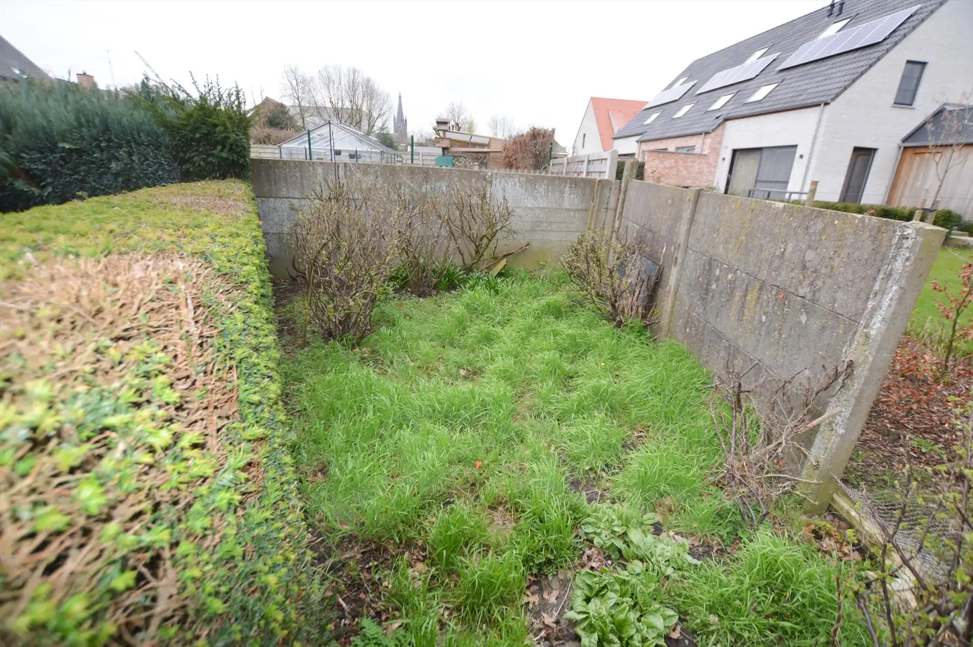 Ruime eengezinswoning met 3 slaapkamers in het centrum van Lichtervelde.  foto 6