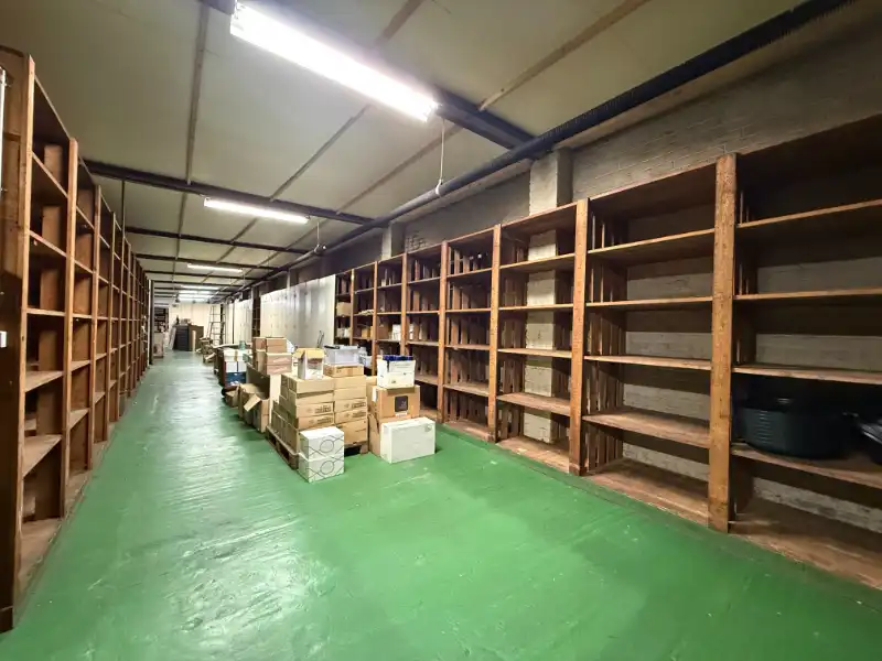 Winkel/polyvalent ruimte aan Gentbruggebrug foto 8