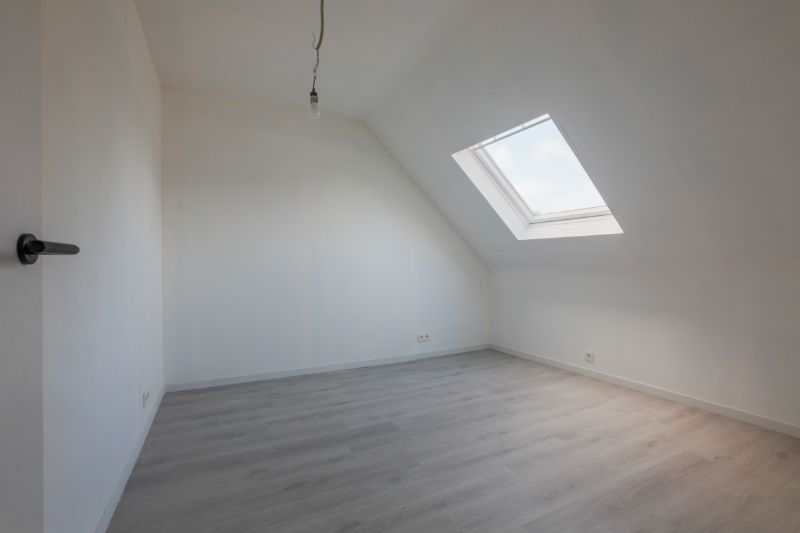 Volledig vernieuwde  woning op een boogscheut van "de Gavers" met 3 slaapkamers, ingerichte keuken, tuin met uitweg (garagemogelijkheid). Energielabel A foto 11