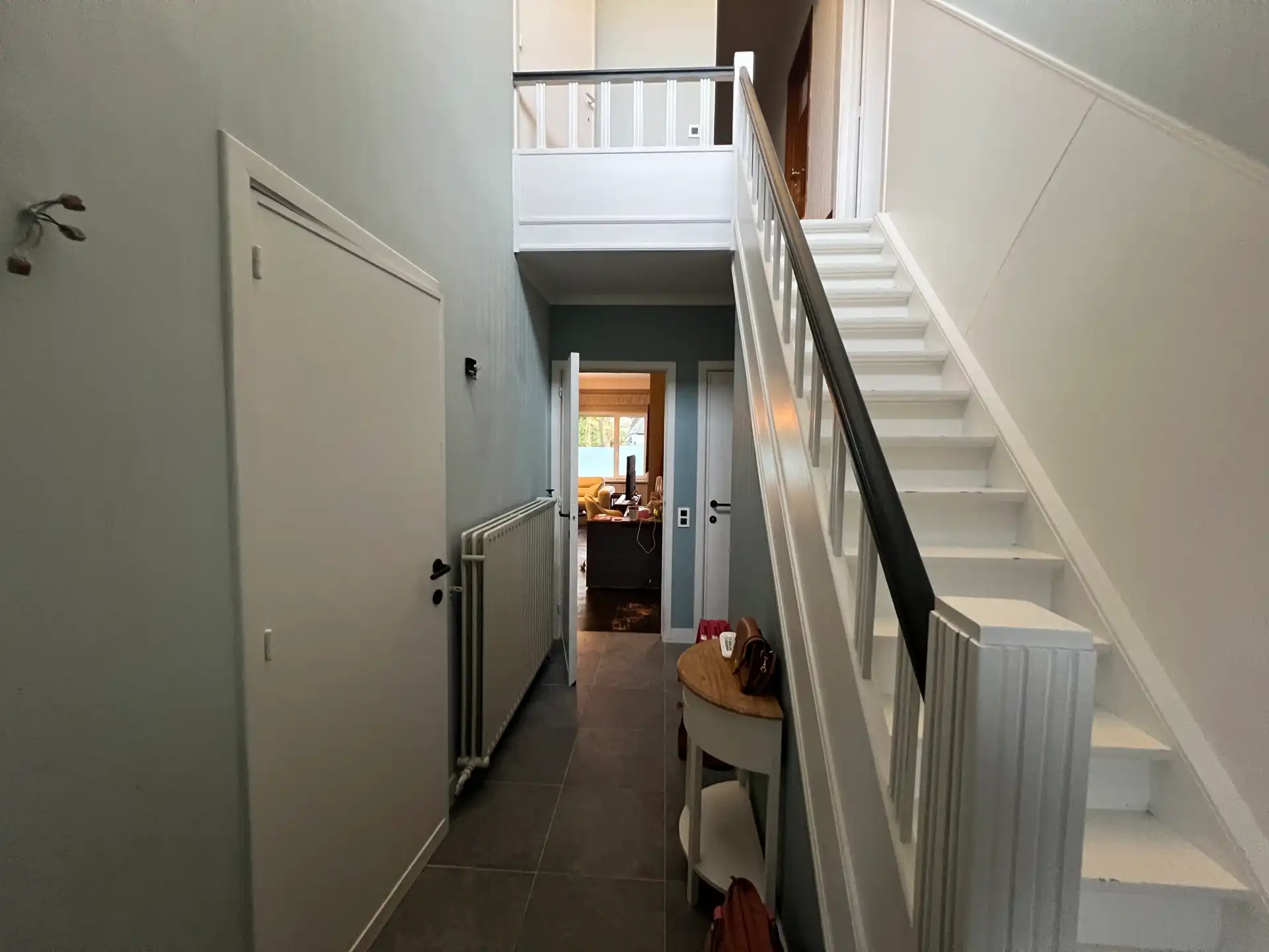 Ruime deels gerenoveerde villa met eclectische architectuur  foto 5