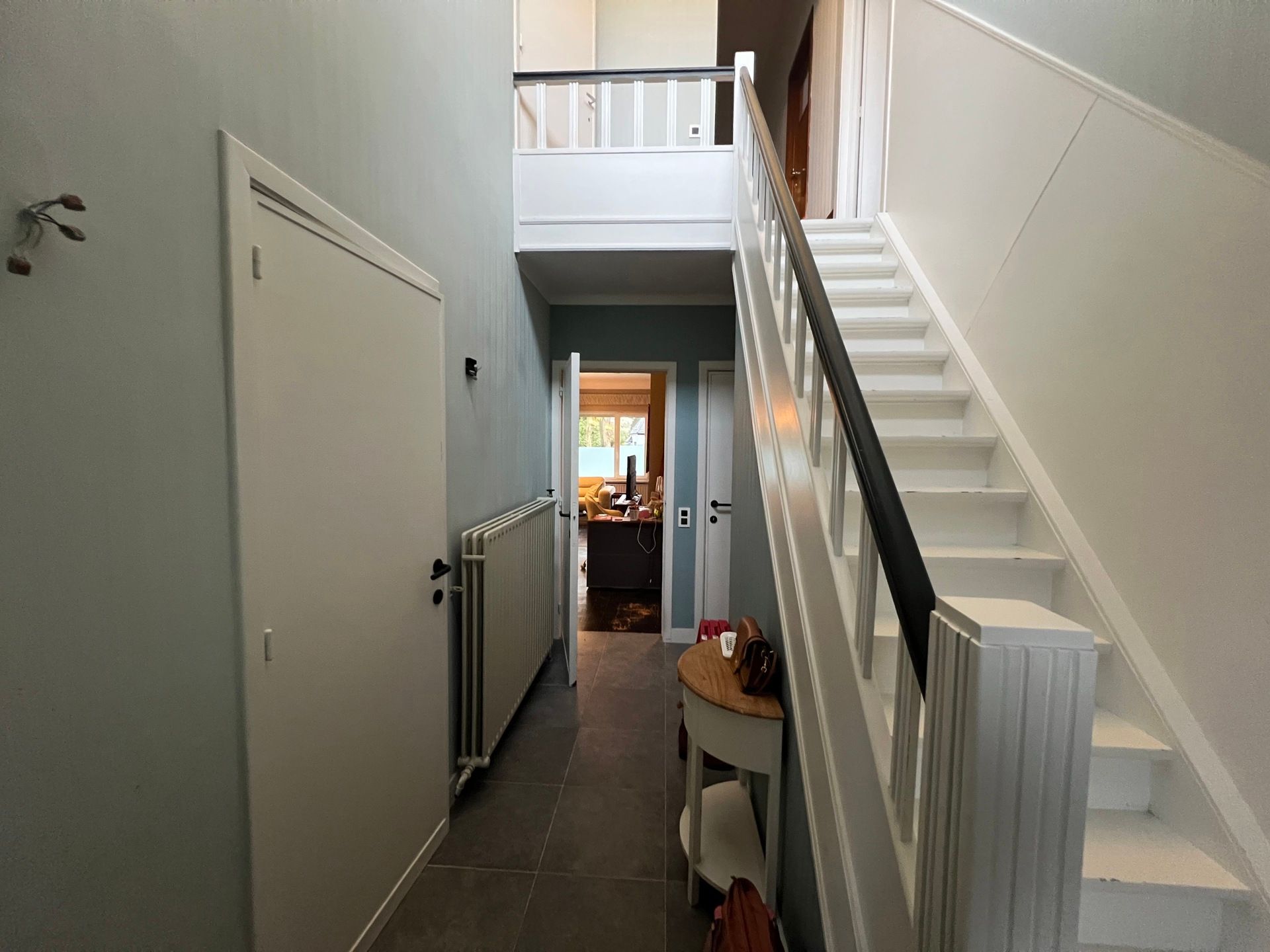 Ruime deels gerenoveerde villa met eclectische architectuur  foto 5