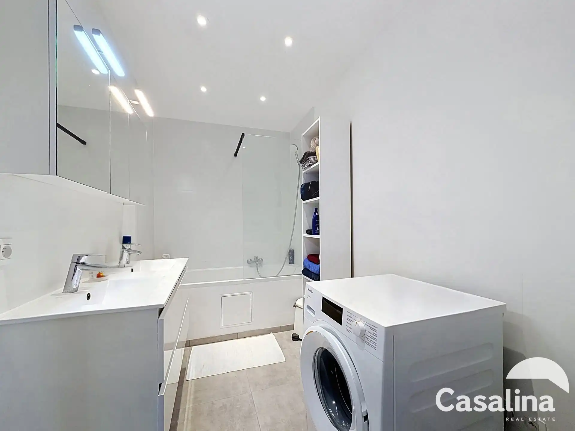 Appartement twee slaapkamers met garage foto 7