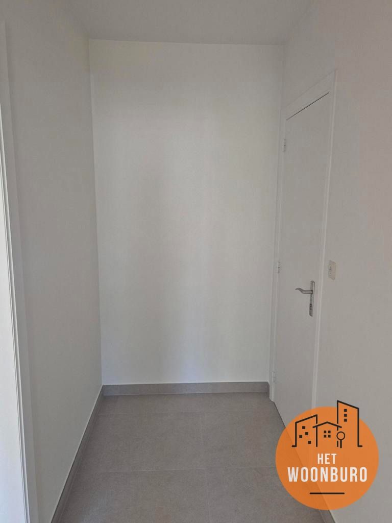 Appartement 2e verd. met 2 slpks, kelder en autostaanplaats foto 5