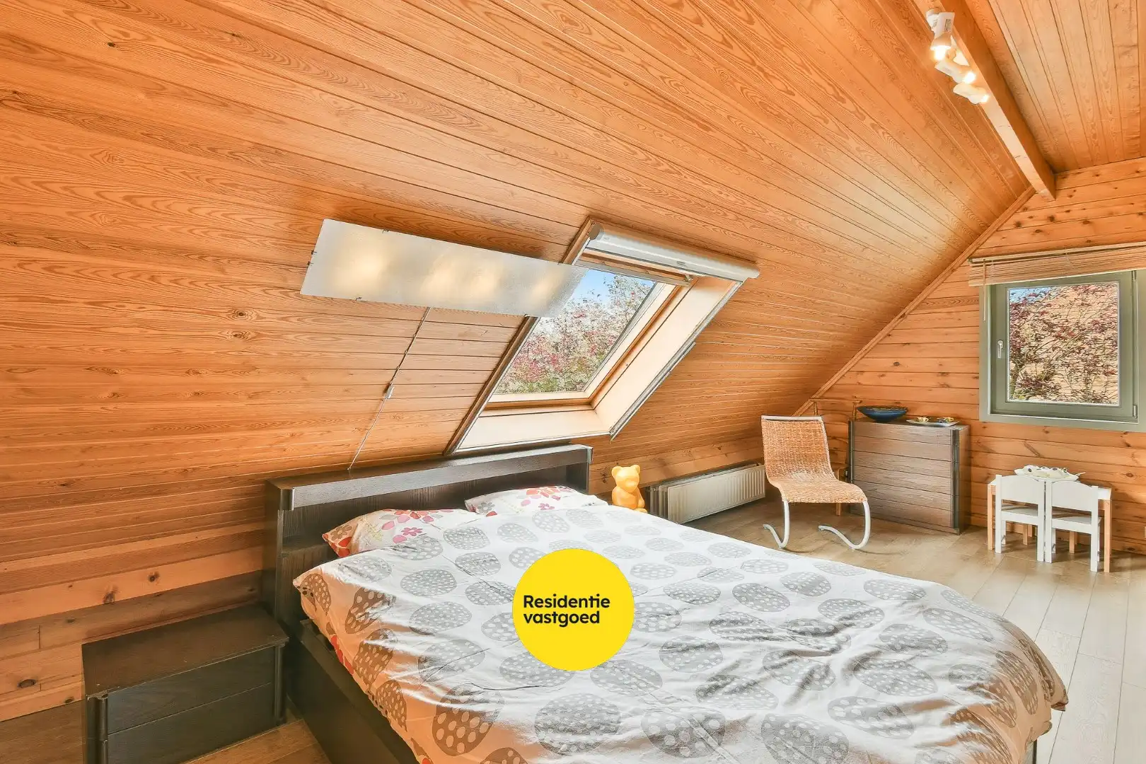 Instapklare woning met 4 slaapkamers, garage en carport foto 15