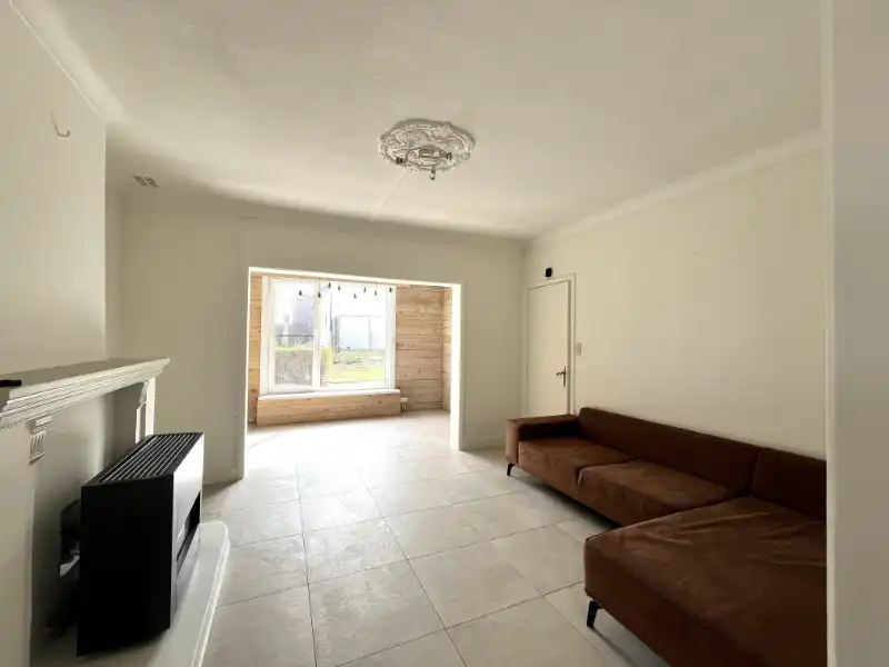 Landelijk gelegen woning met tuin en 3 garages foto 13