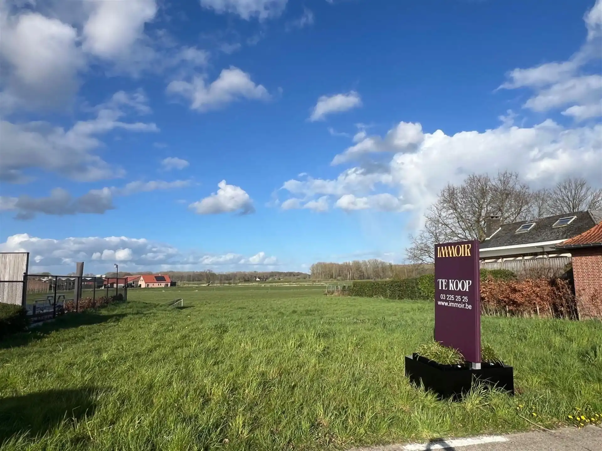 Bouwgrond van 1.034 m² met uitzonderlijke breedte en weids uitzicht. foto 3
