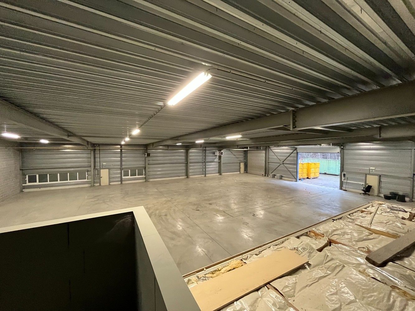 750m² opslagruimte met kantoor foto 5