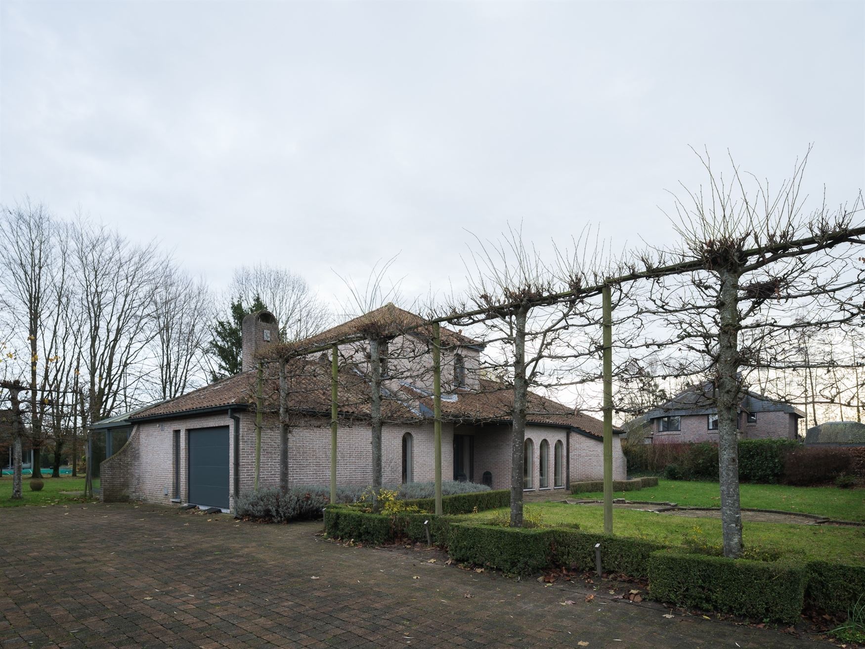 Unieke villa met prachtige tuin op een perceel van 2.764 m². foto 29