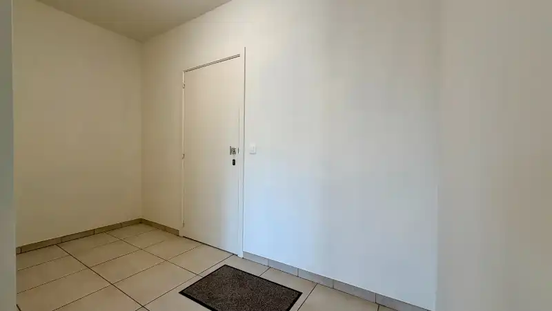 Lichtrijk hoekappartement met 2 slaapkamers en ondergrondse parkeerplaats foto 11