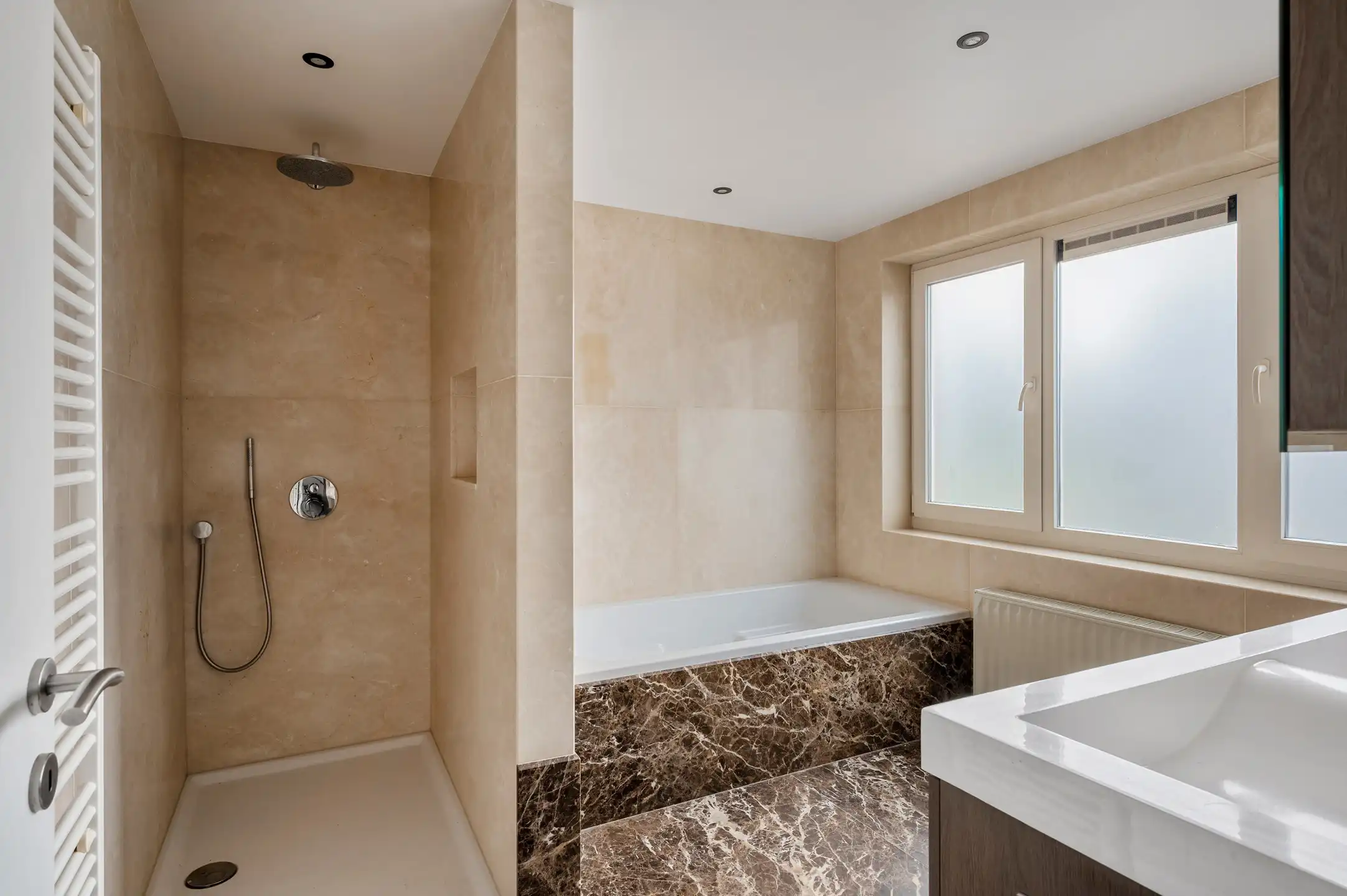 Instapklare gezinswoning te Achterbroek foto 22