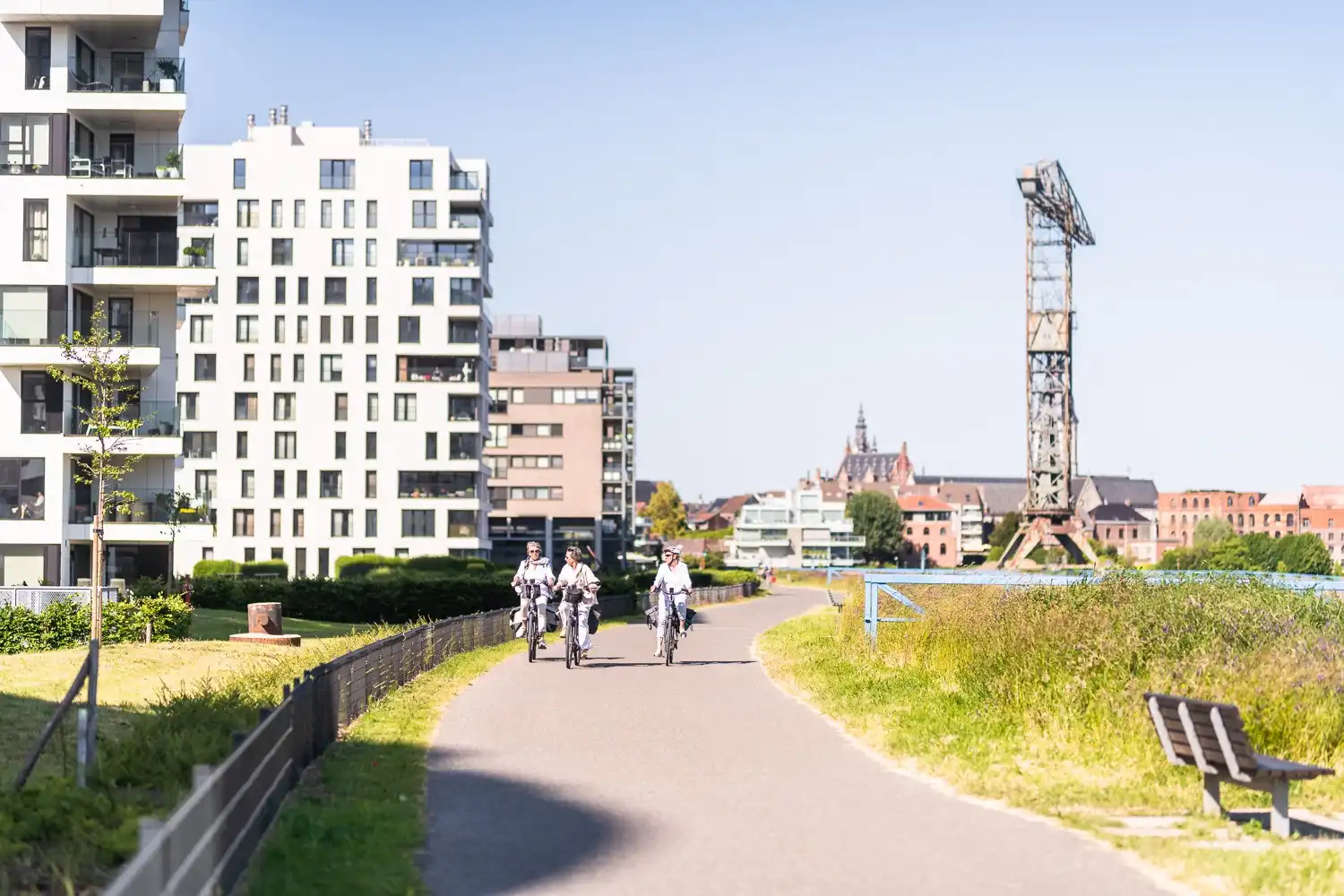 Prachtig gelijkvloers appartement met terras en privatieve tuin foto 4