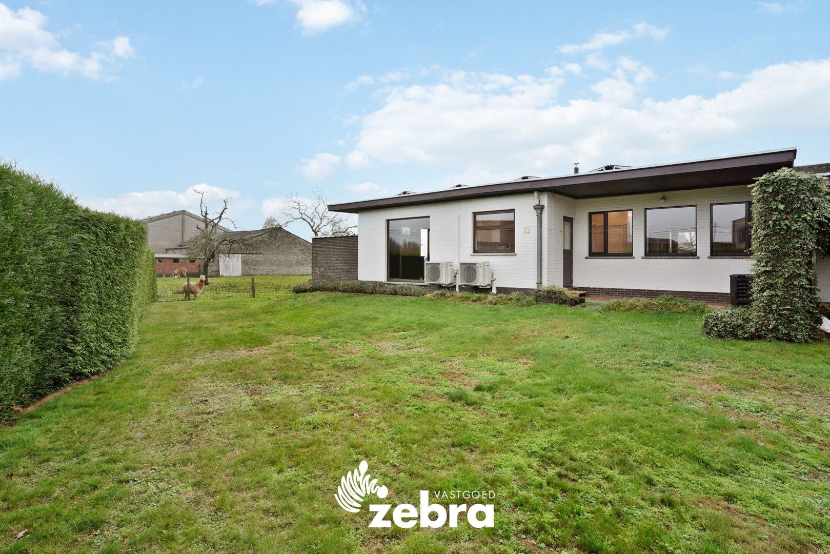 Vrijstaande bungalow op + 1.000 m² met rustige ligging foto 29