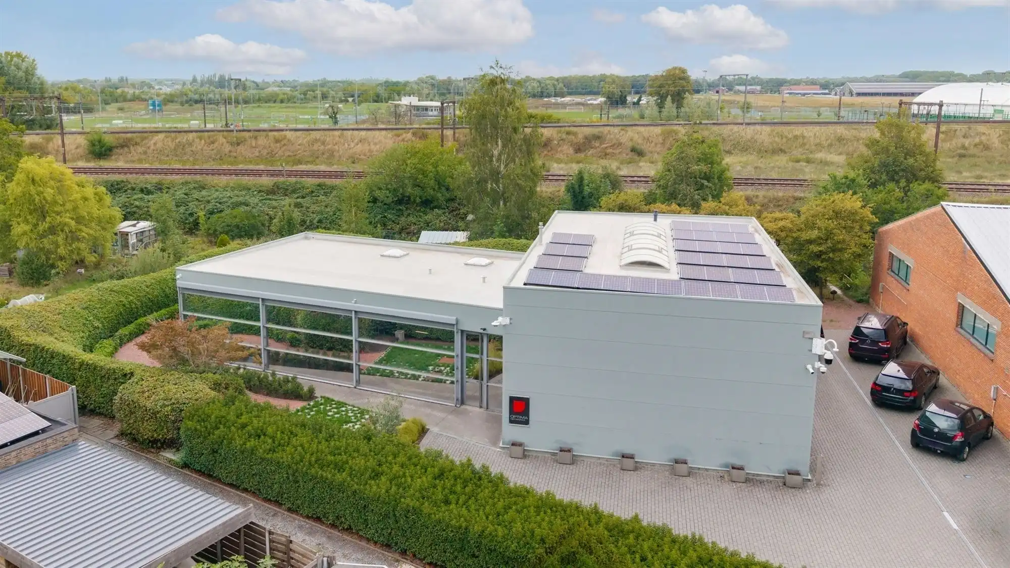 Vrijstaand KMO / kantoorgebouw van ca 405 m² op 1.200 m² foto 2
