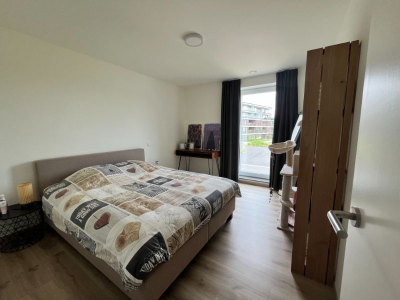 Nieuwbouwwoning met 4 slaapkamers en zonnepanelen foto 19