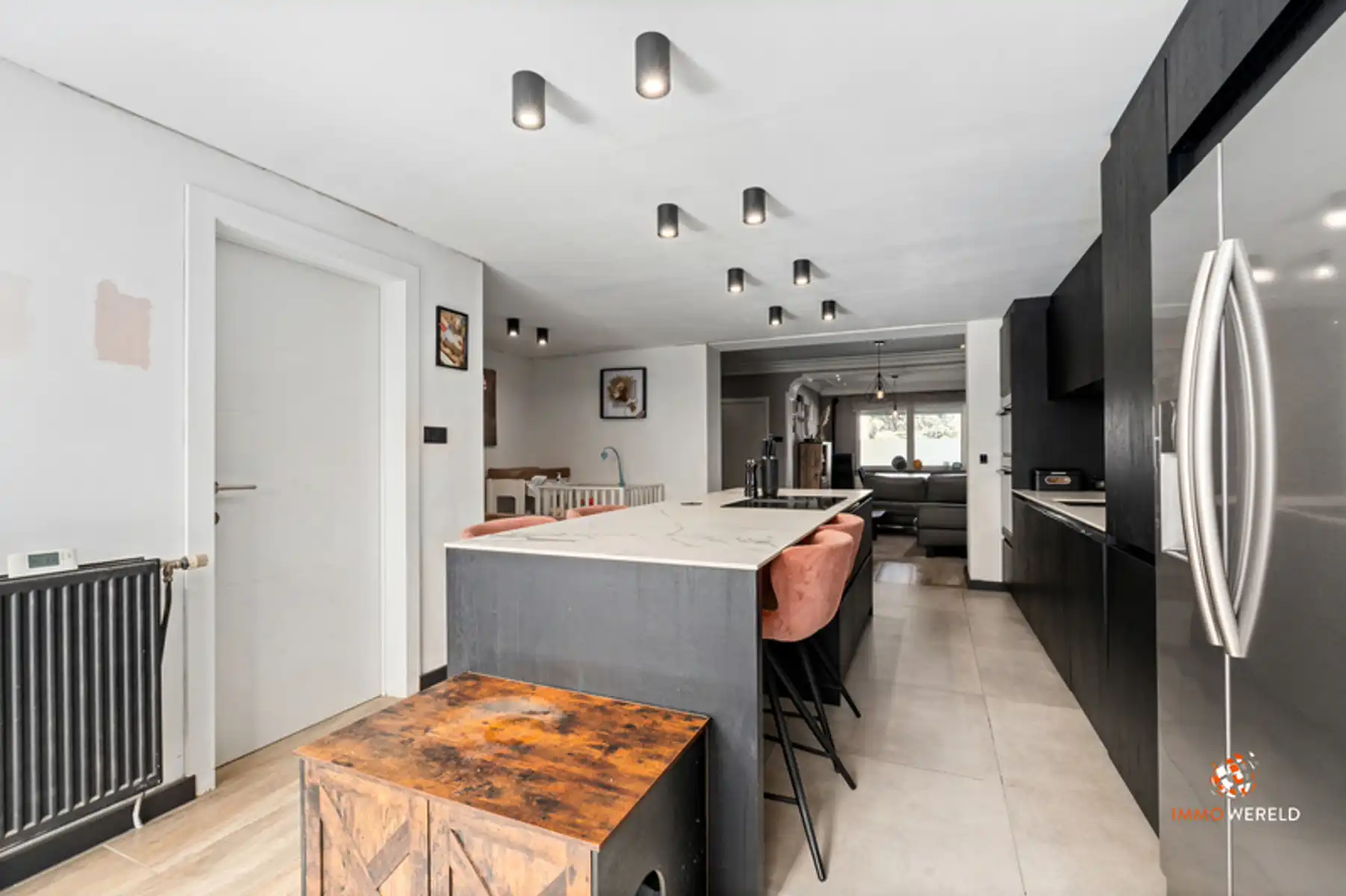 Prachtige gerenoveerde woning met 3 slaapkamers en grote tuin foto 12