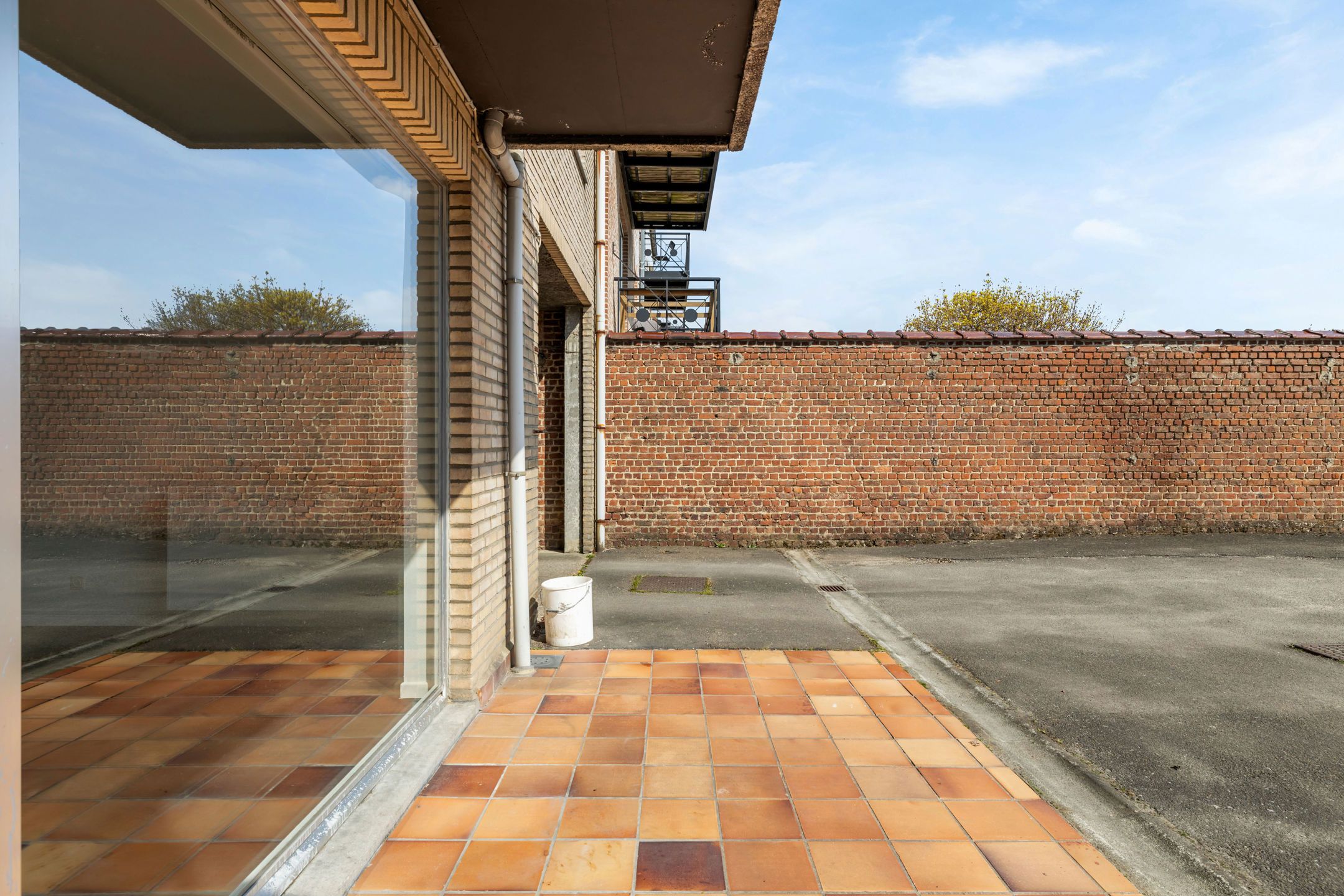 Rustig gelegen gelijkvloersappartement met parkeerplaats foto 16