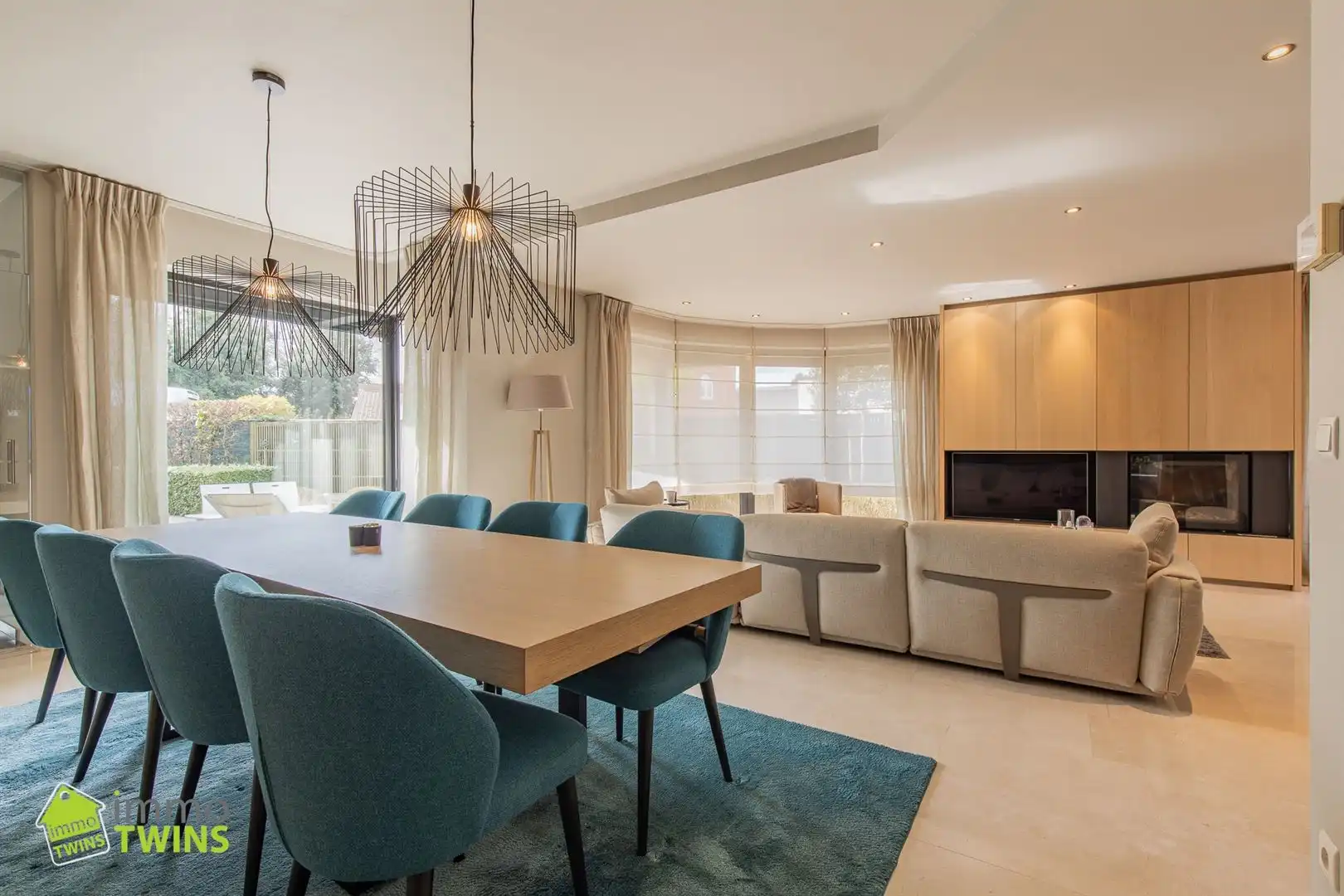 Prachtige instapklare open bebouwing te huur met afgesloten tuin en dubbele garage foto 9