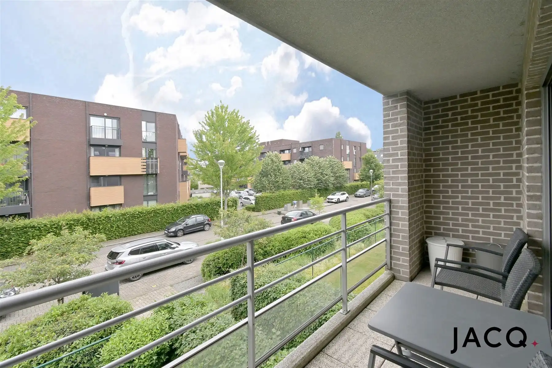 Instapklaar appartement met 2 slaapkamers op toplocatie! foto 13