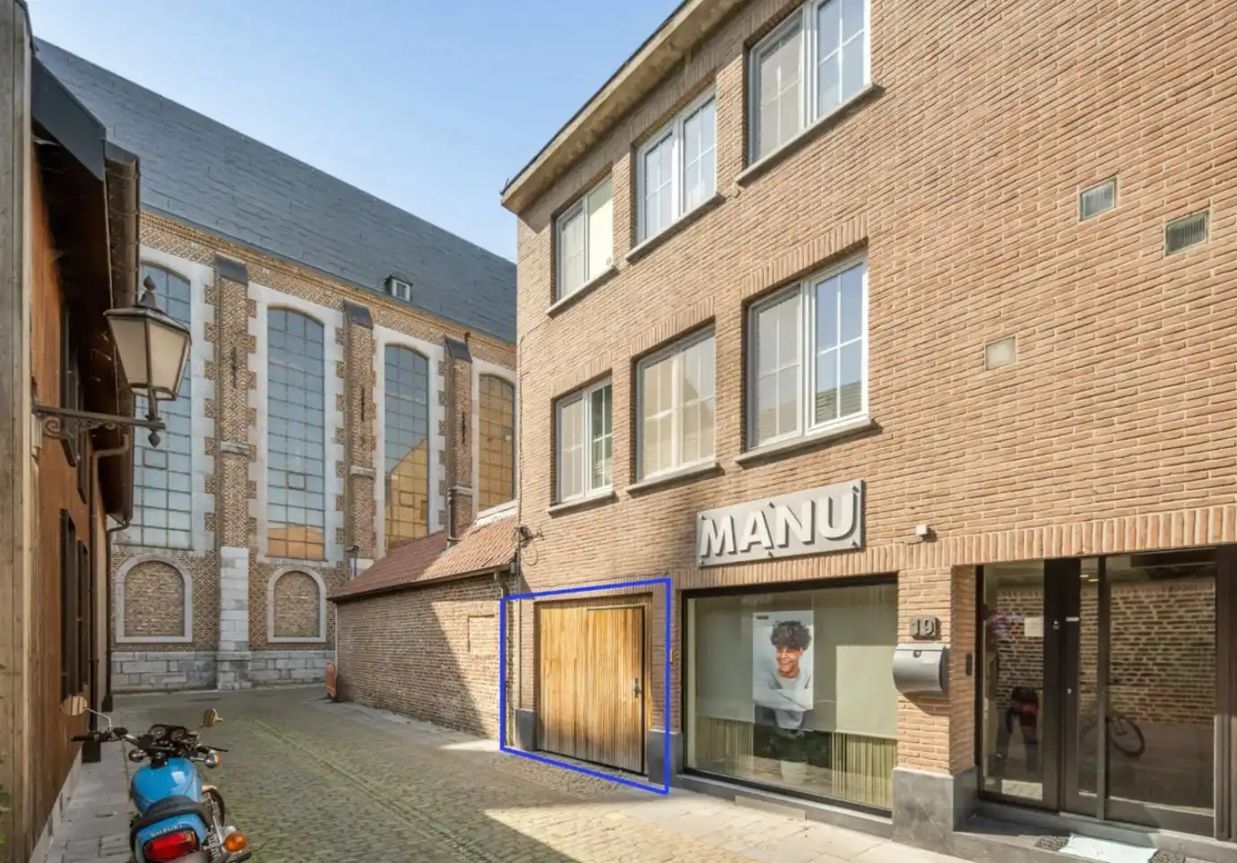 Unieke investeringsopportuniteit in het hart van Maaseik Handelspand + 2 verhuurde appartementen | Centrale ligging | Interessant verhuurpotentieel foto 24