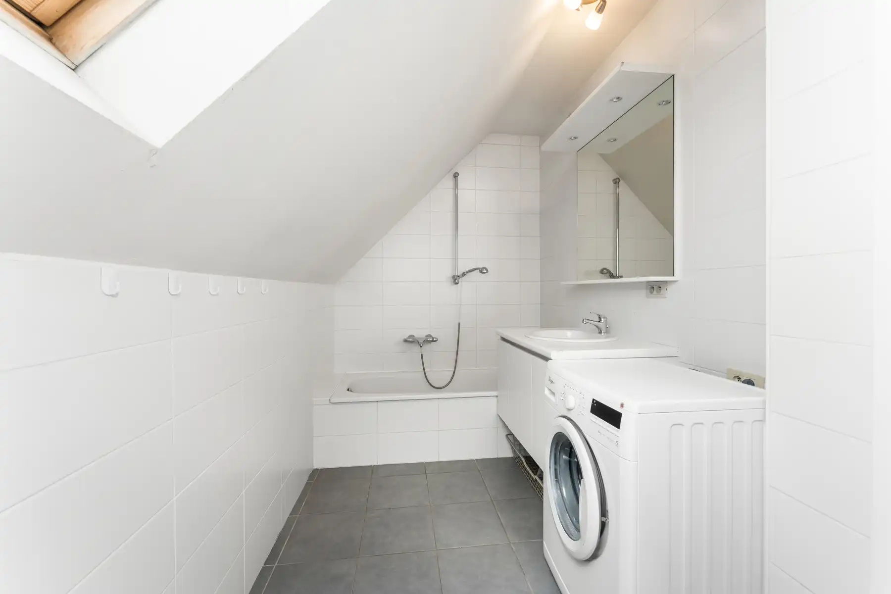 Stijlvol en verzorgd duplex appartement met moderne afwerking foto 12