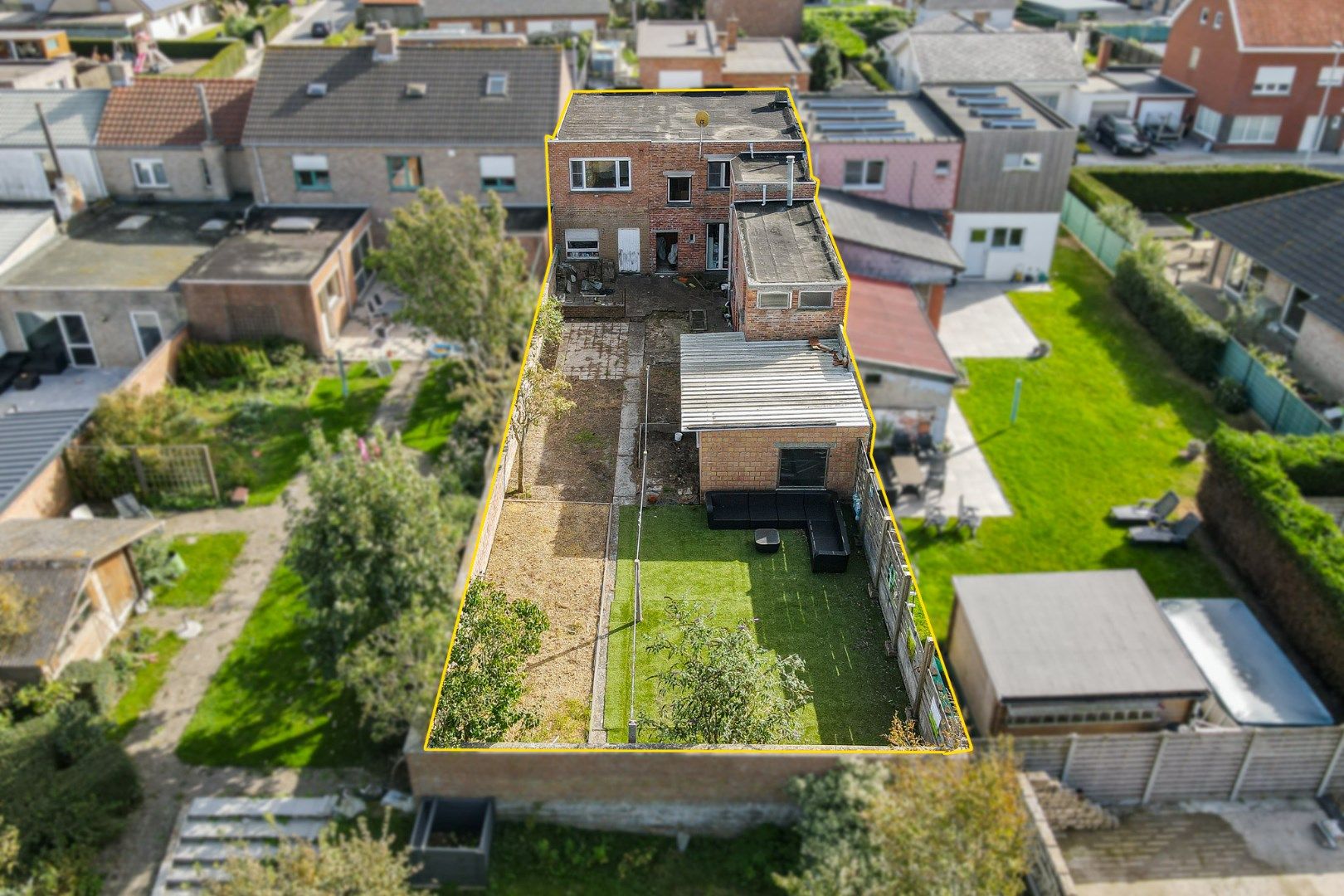 Rustig gelegen woning met garage, tuin en 5 slaapkamers foto 1