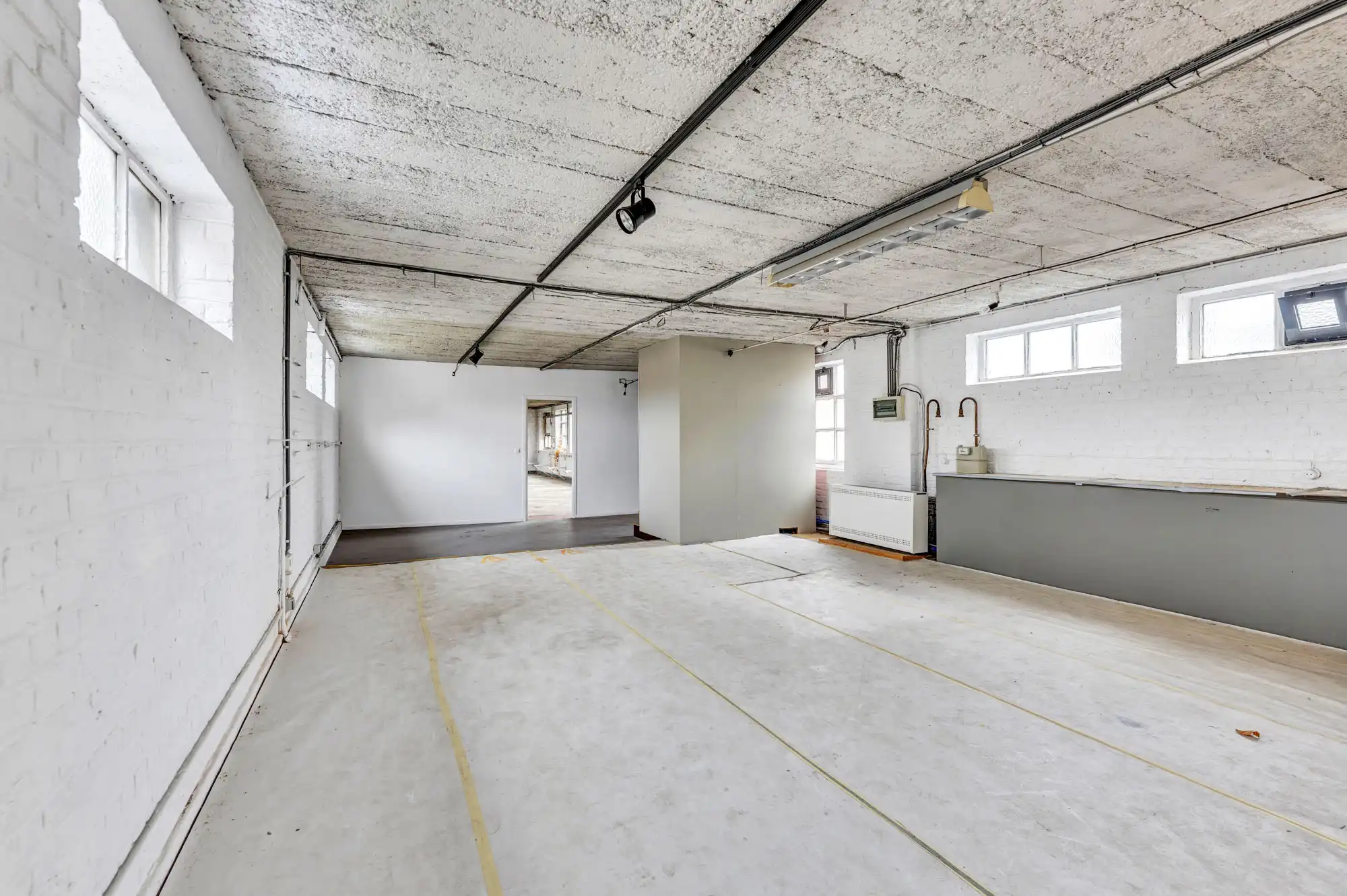 Uniek loftpand van 750m² in Aalst foto 15