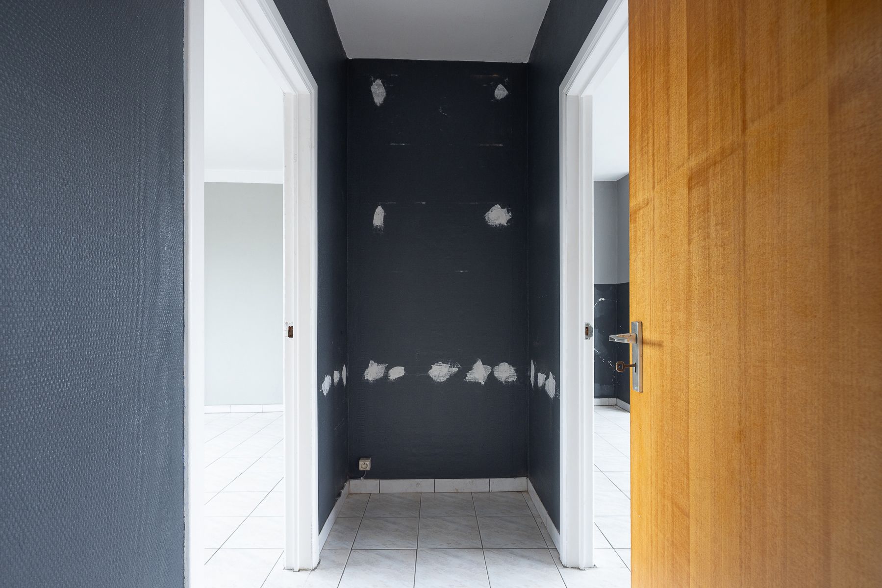 Te renoveren appartement met twee slaapkamers foto 12