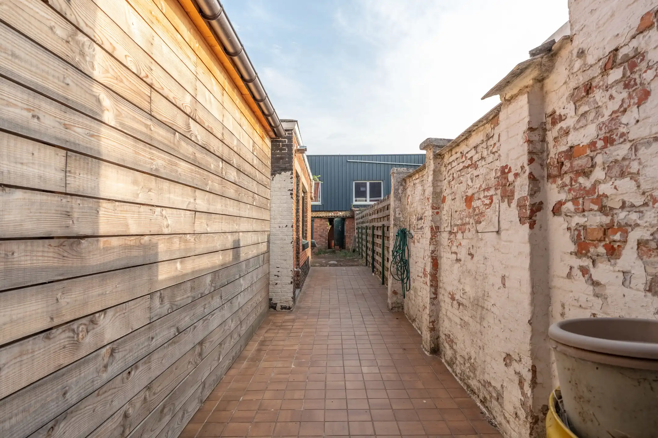 Recent gerenoveerde woning (2023) met 2 slaapkamers en gezellige stadstuin. foto 21