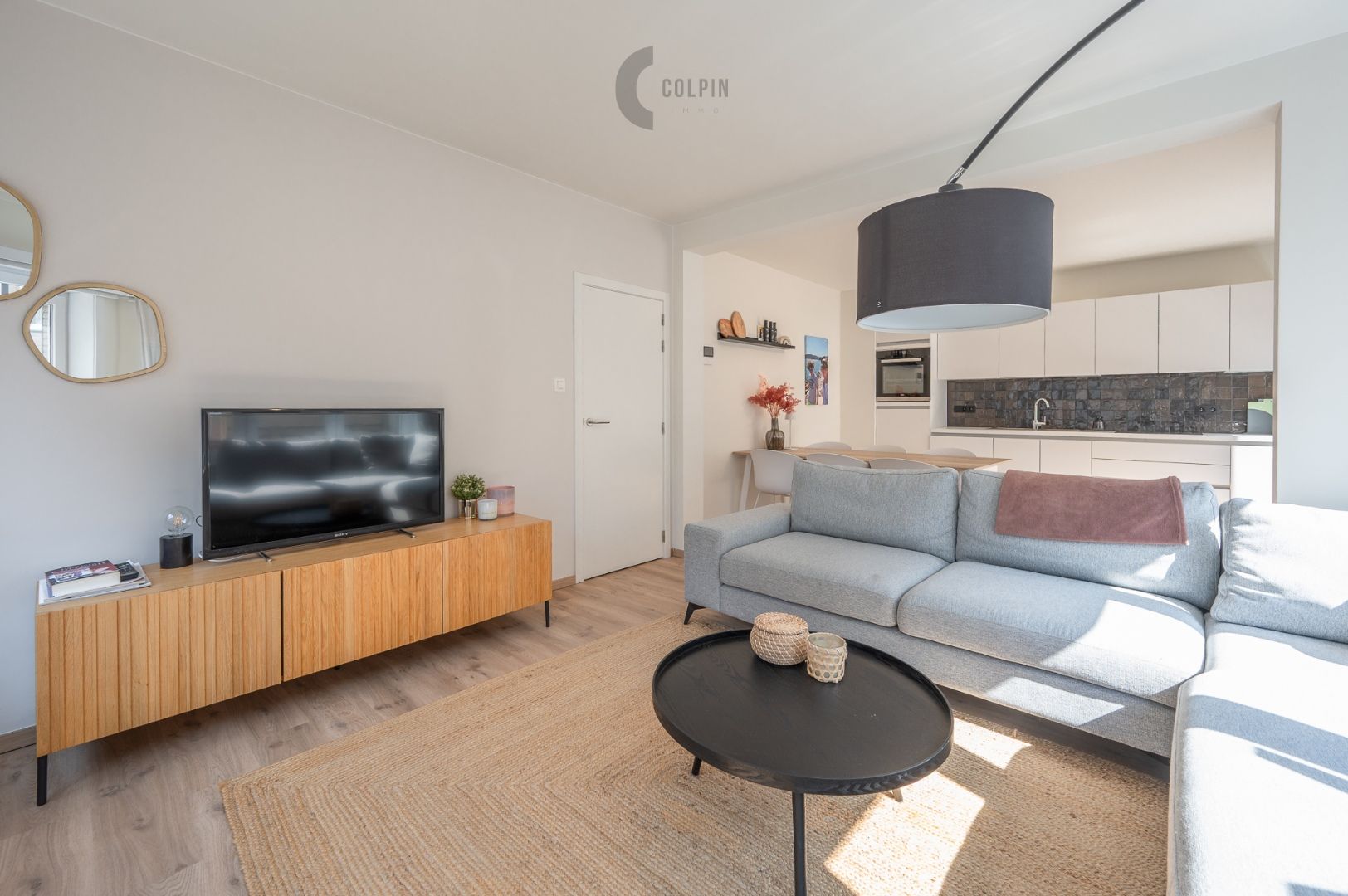 Gerenoveerd hoekappartement vlakbij het Heldenplein foto 2