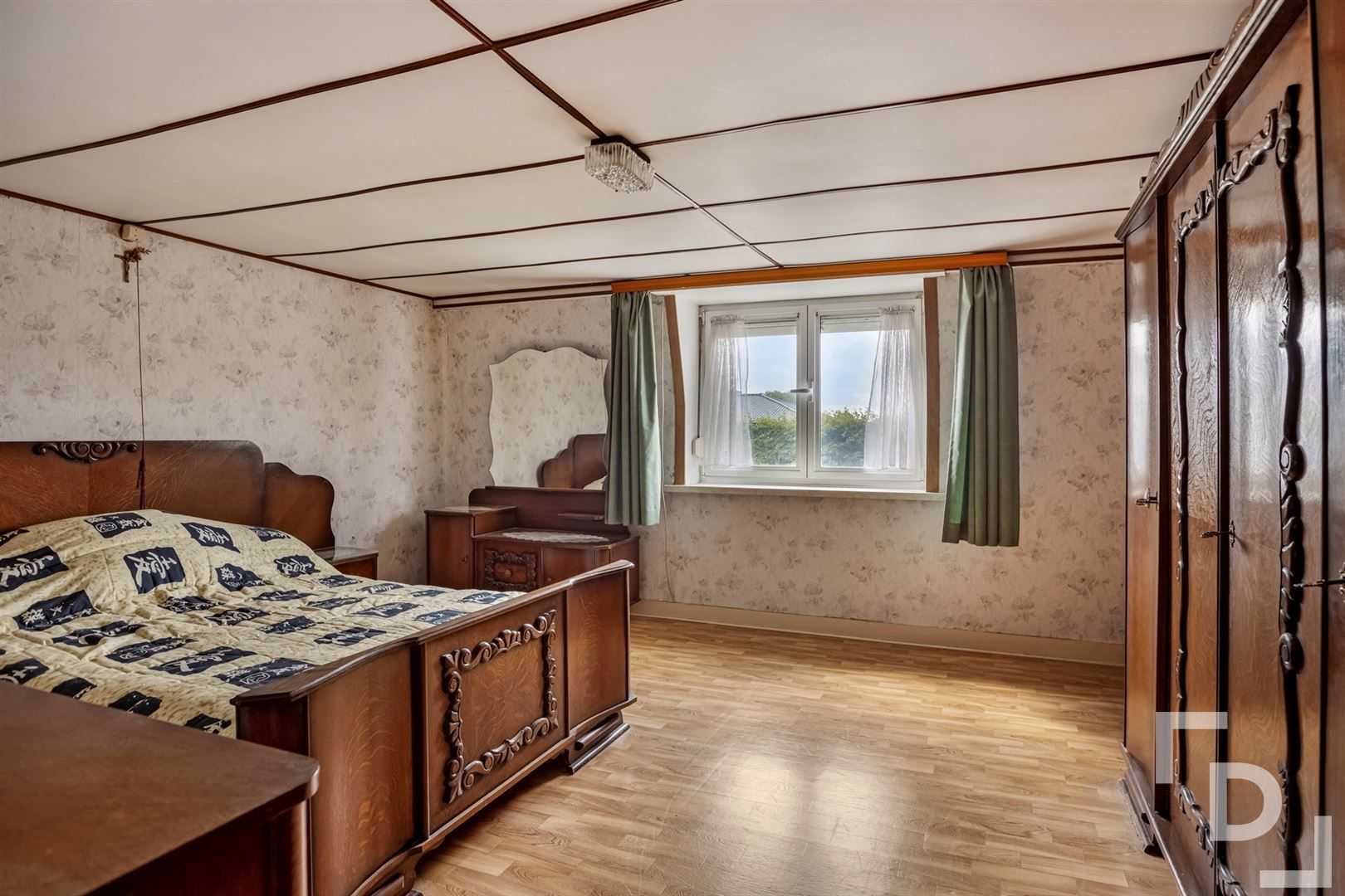 Te renoveren woning met uitweg te koop! foto 16