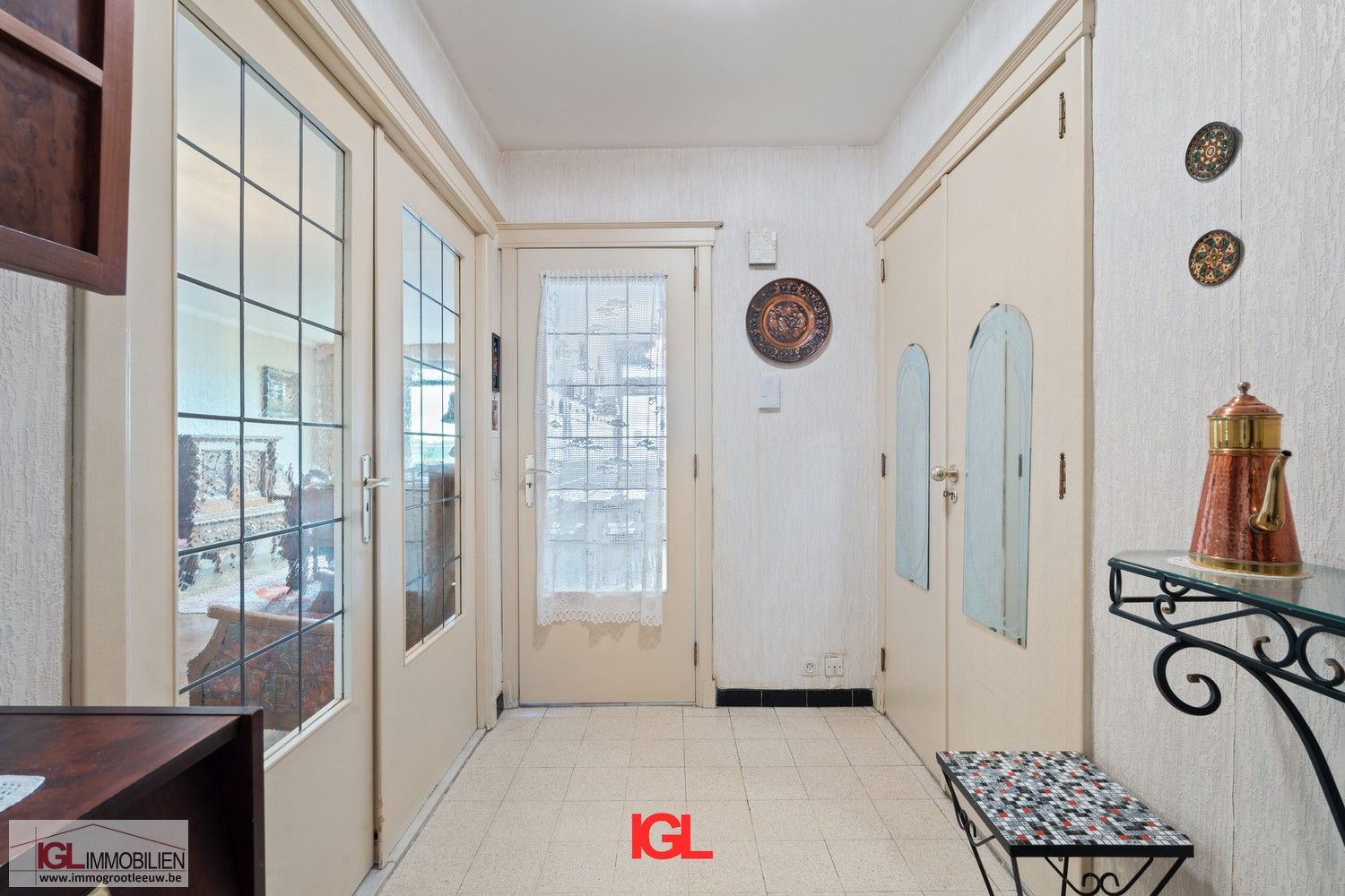 2-slaapkamer appartement te koop met prachtig ver zicht aan de vijvers van Anderlecht foto 8