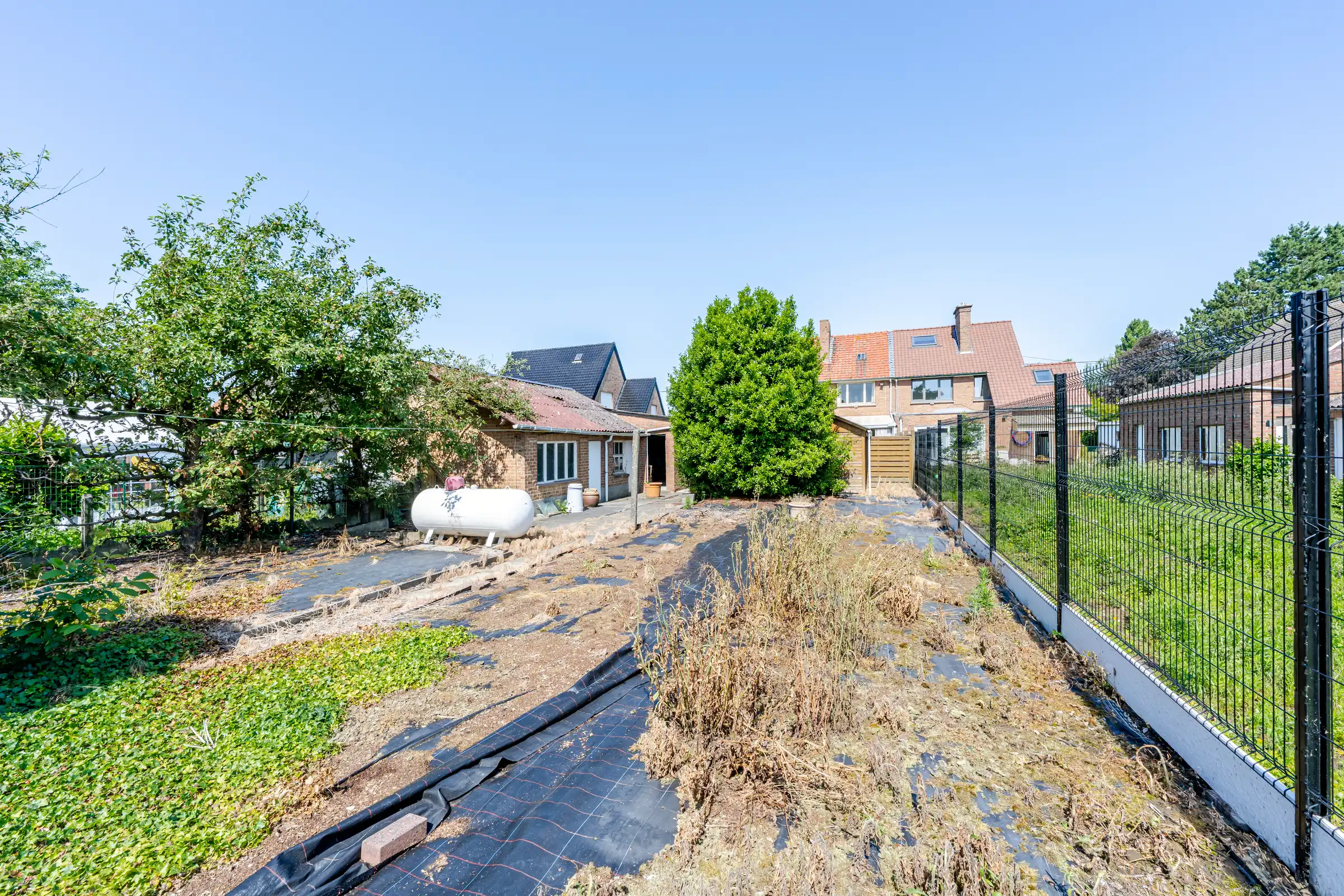Gezellige woning met grote tuin in Outrijve foto 18